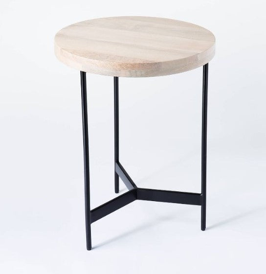 Villa Park Round Wooden End Table: A Perfect Blend of Elegance and Functionality