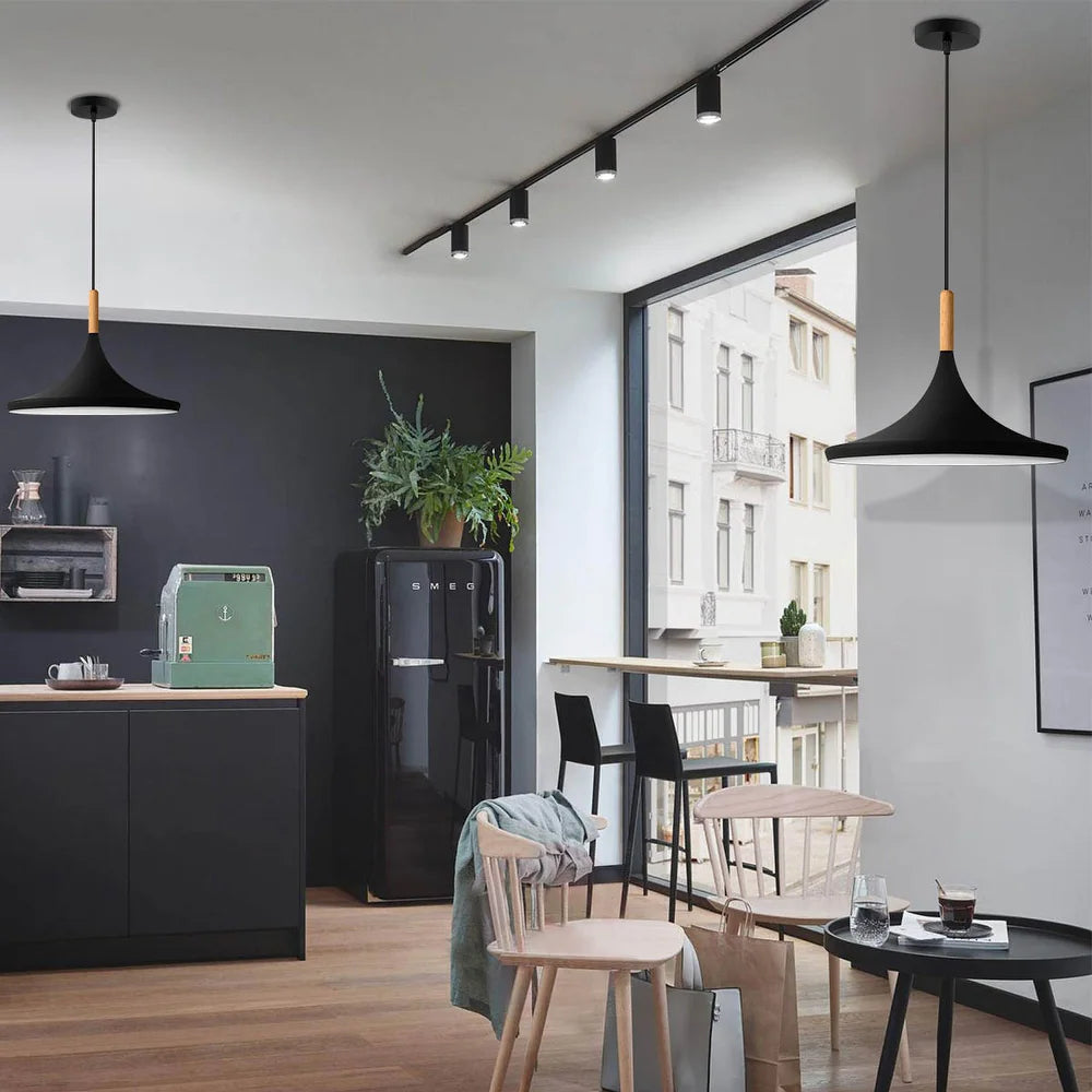 1-Light Black Pendant Ceiling Light Industrial Farmhouse Modern Pendant Light with Metal Shade