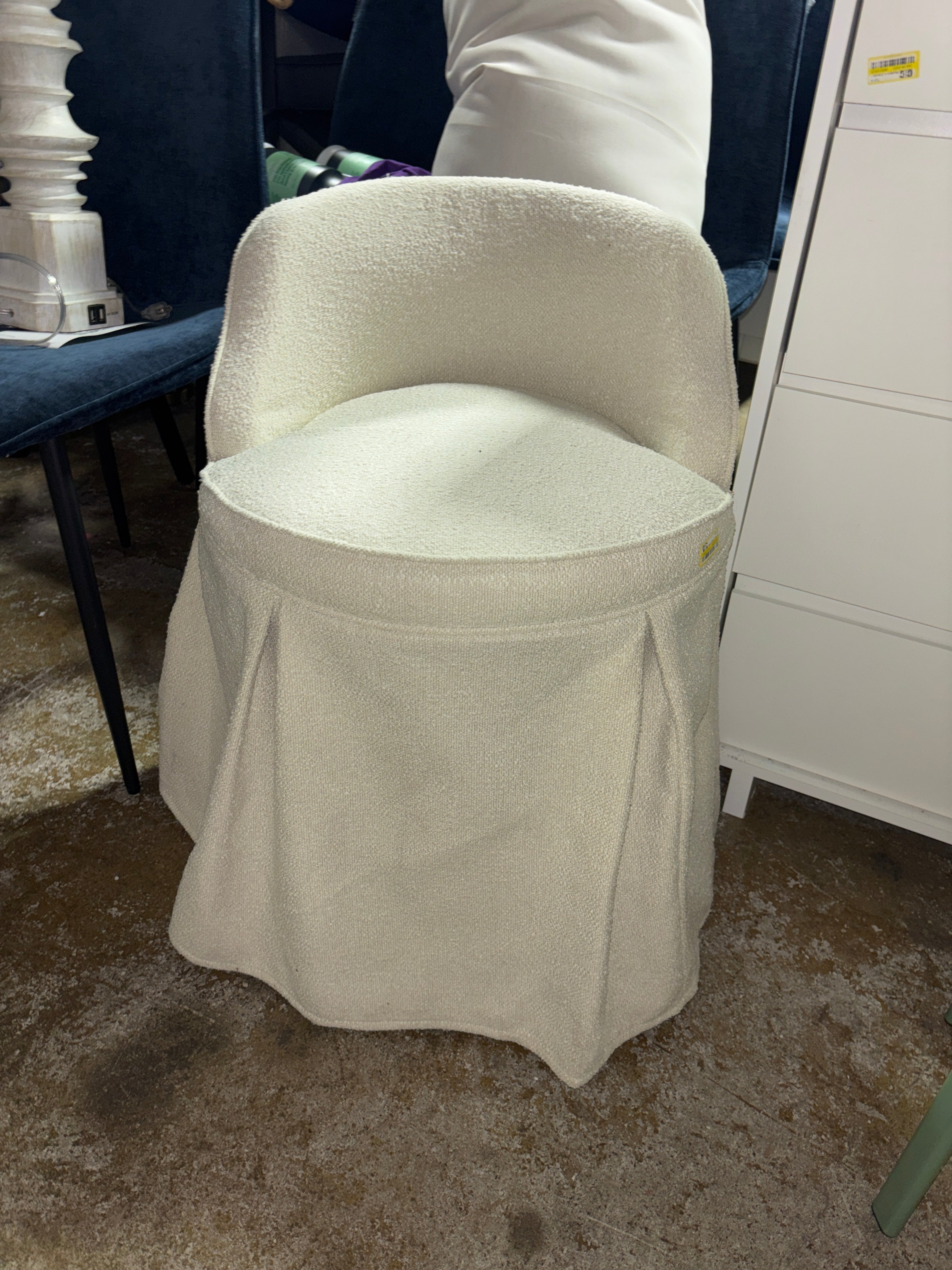 Teen Vanity Chair - Mottled Boucle Snow SHOWROOM ITEM