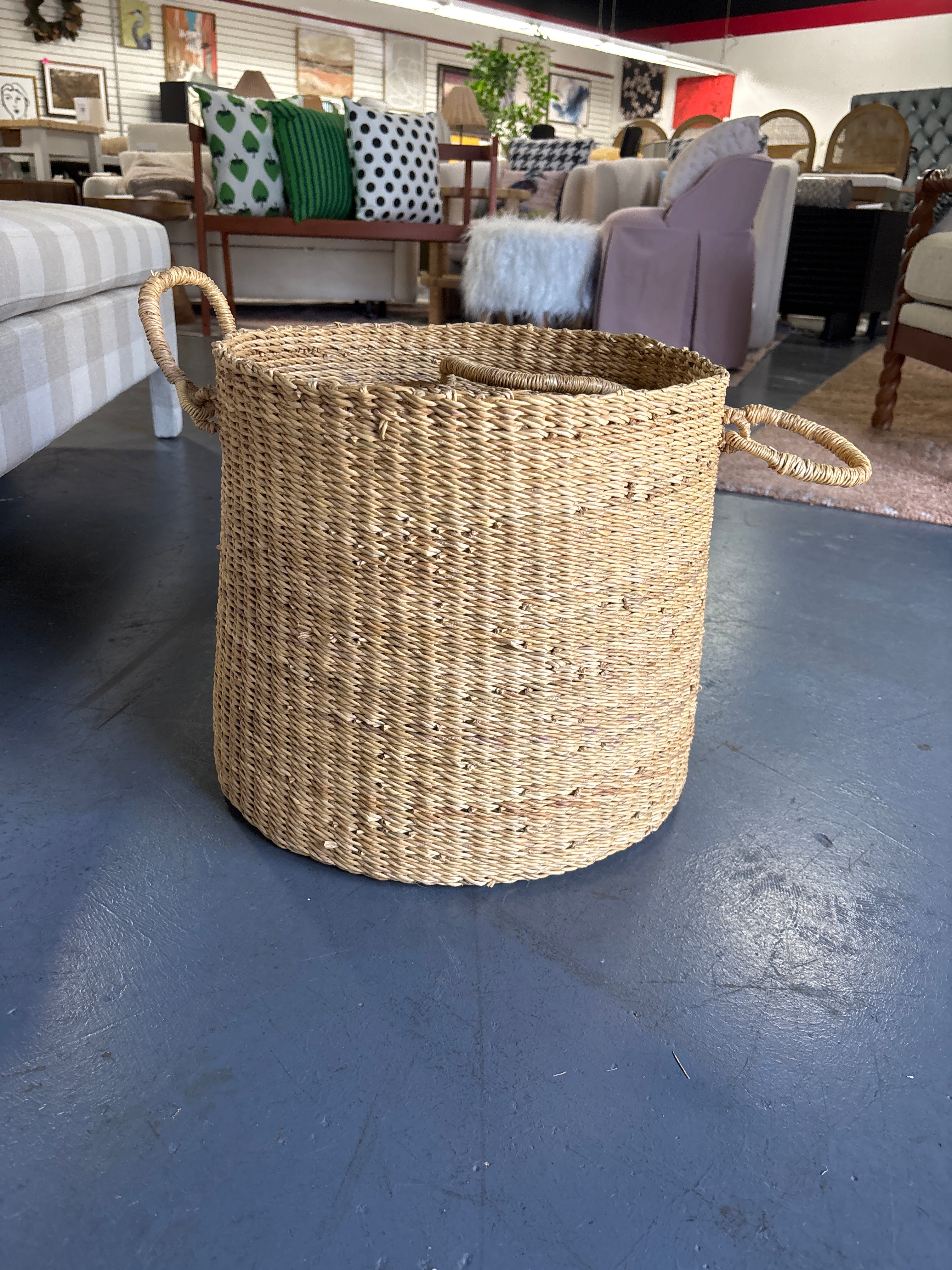 (Set of 2) Round Woven Baskets - Beige SHOWROOM ITEM