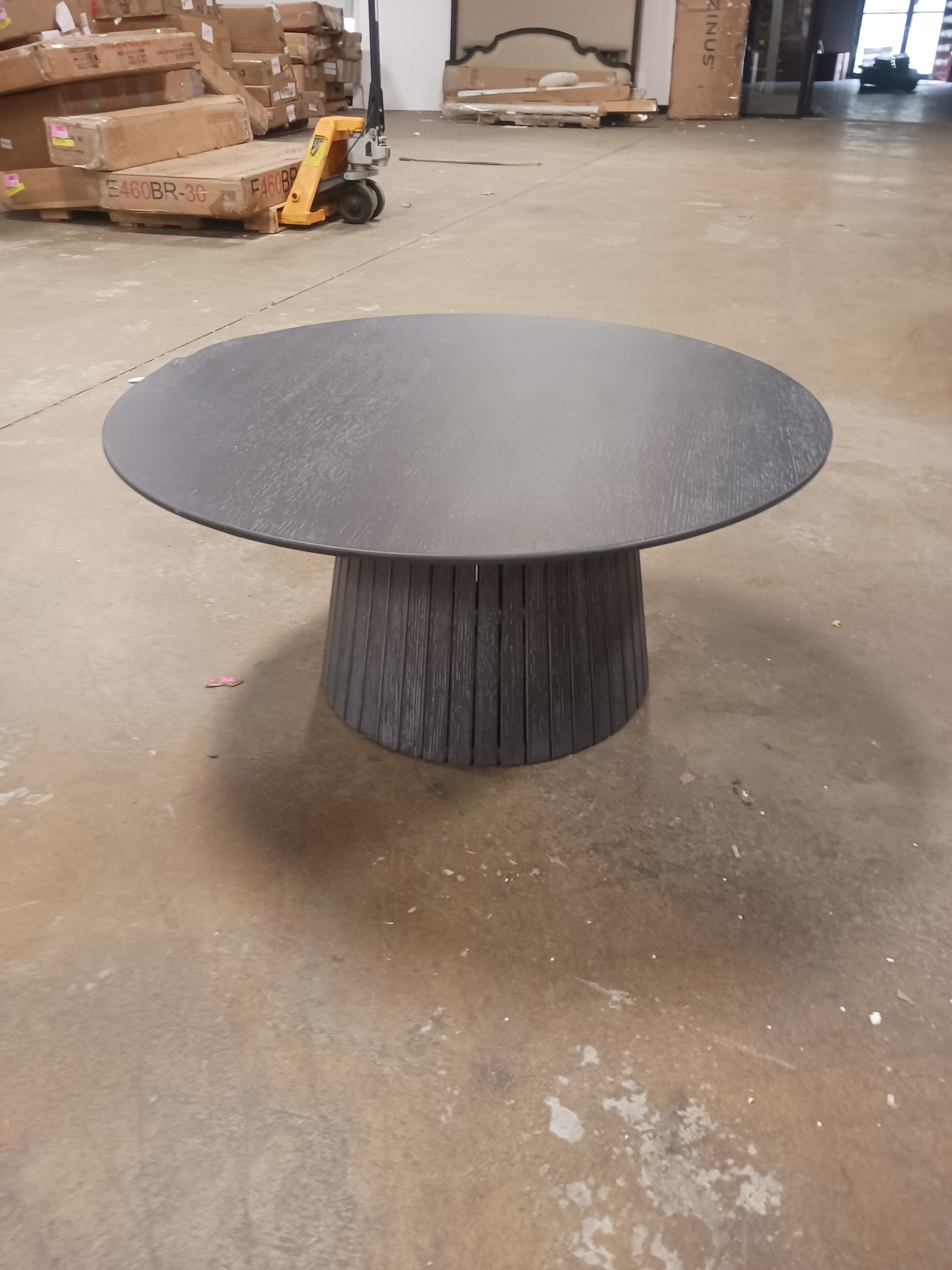 Charleily Pedestal Wood Round Coffee Table