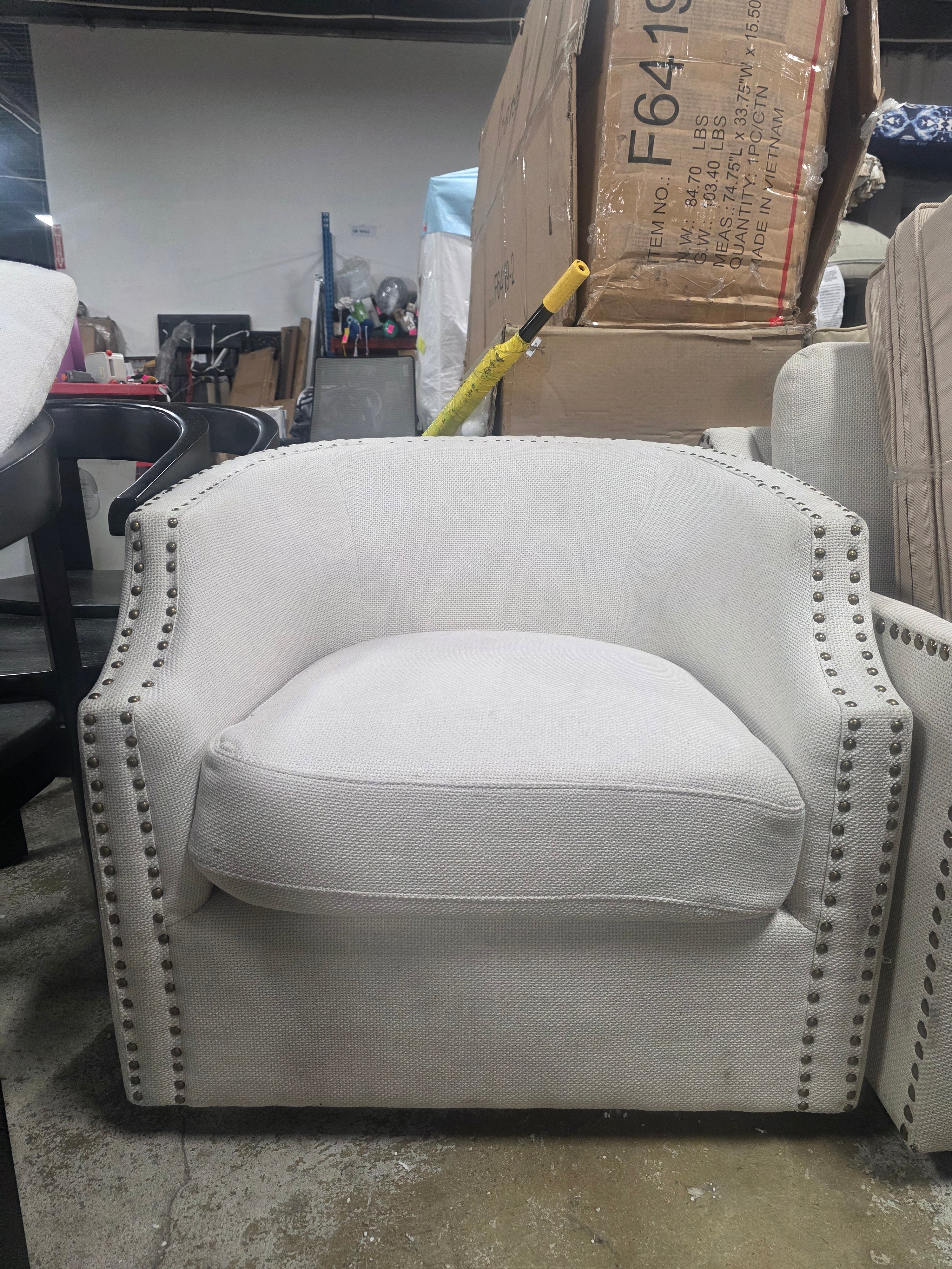 Yoneston Swivel Chair Modern Leather Accent Sofa with Metal Base - SHOWROOM ITEM