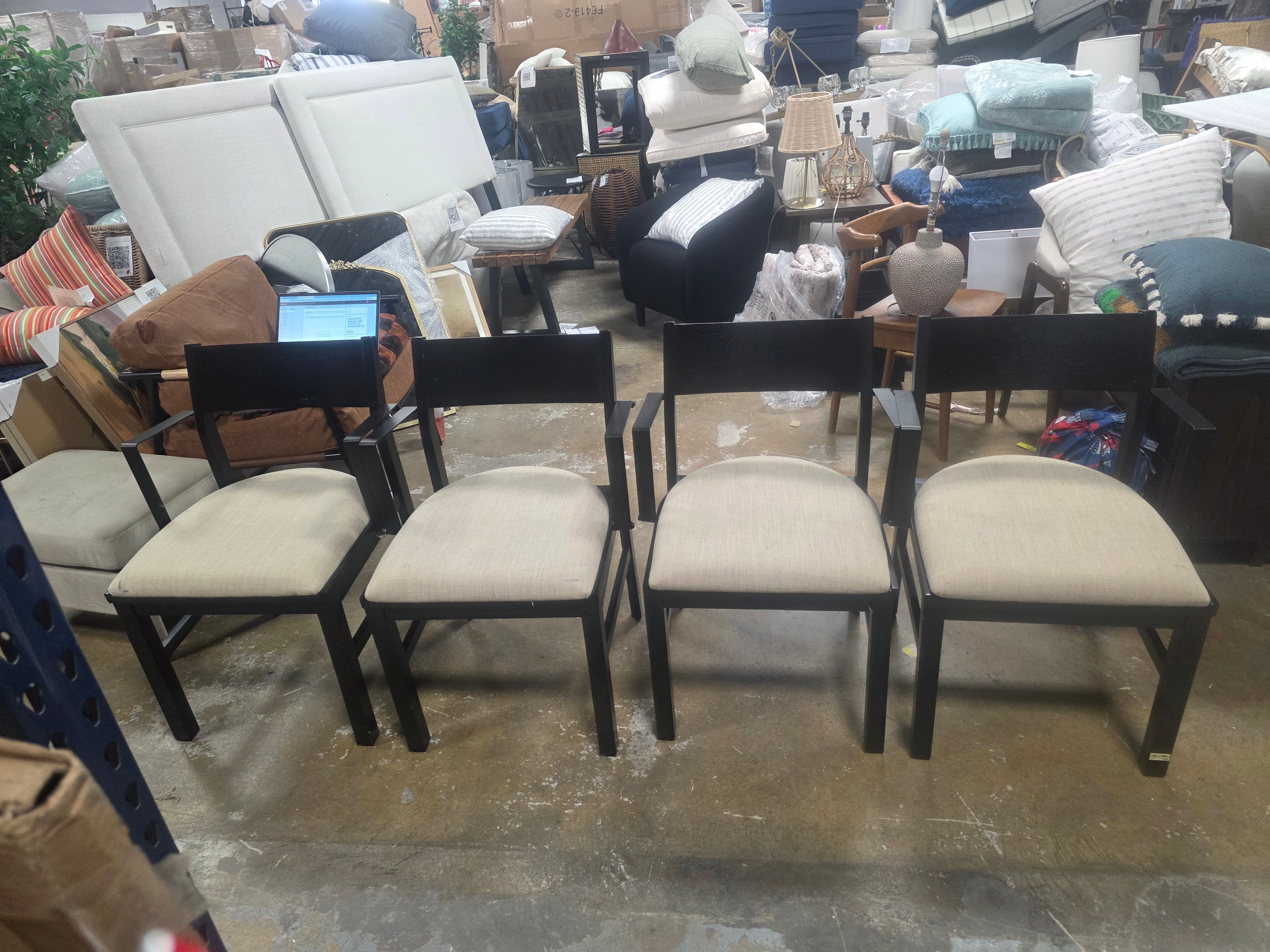 Tangkula Dining Chair w/ Arms Set of 4 - SHOWROOM ITEM 
