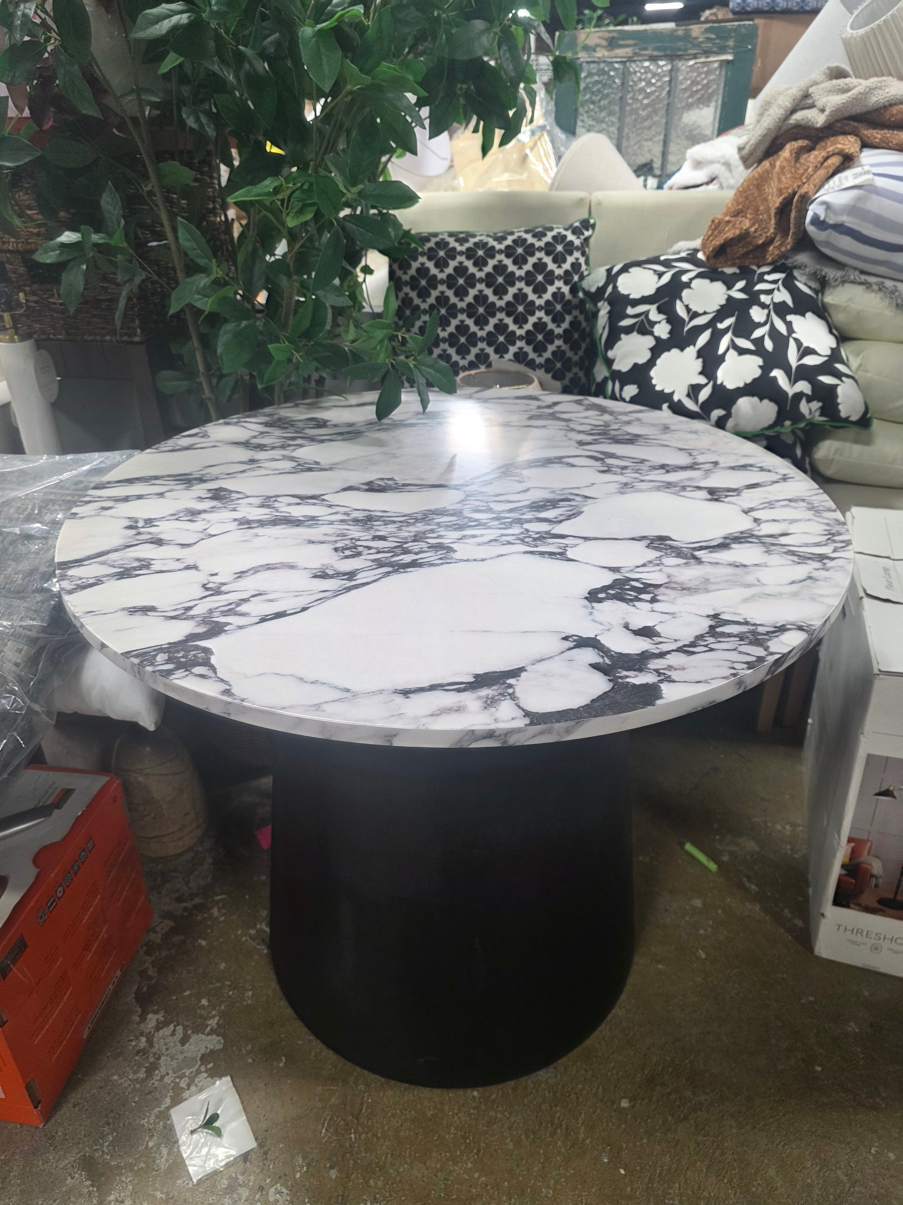 Dwen 35" Modern Faux Marble Round Pedestal Console Table - SHOWROOM ITEM 