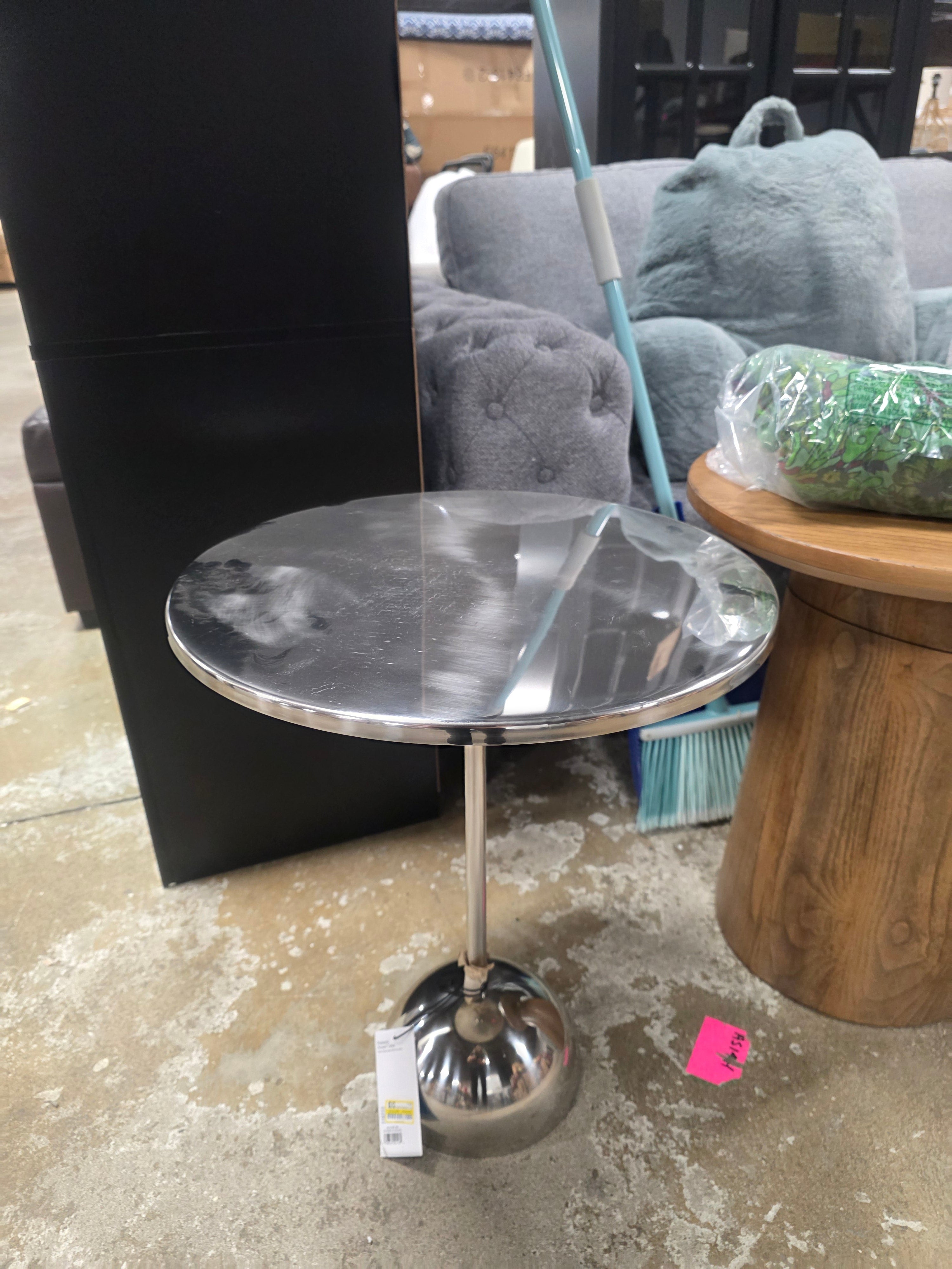 Modern Pedestal Side Table - Room Essentials™ - SHOWROOM ITEM 