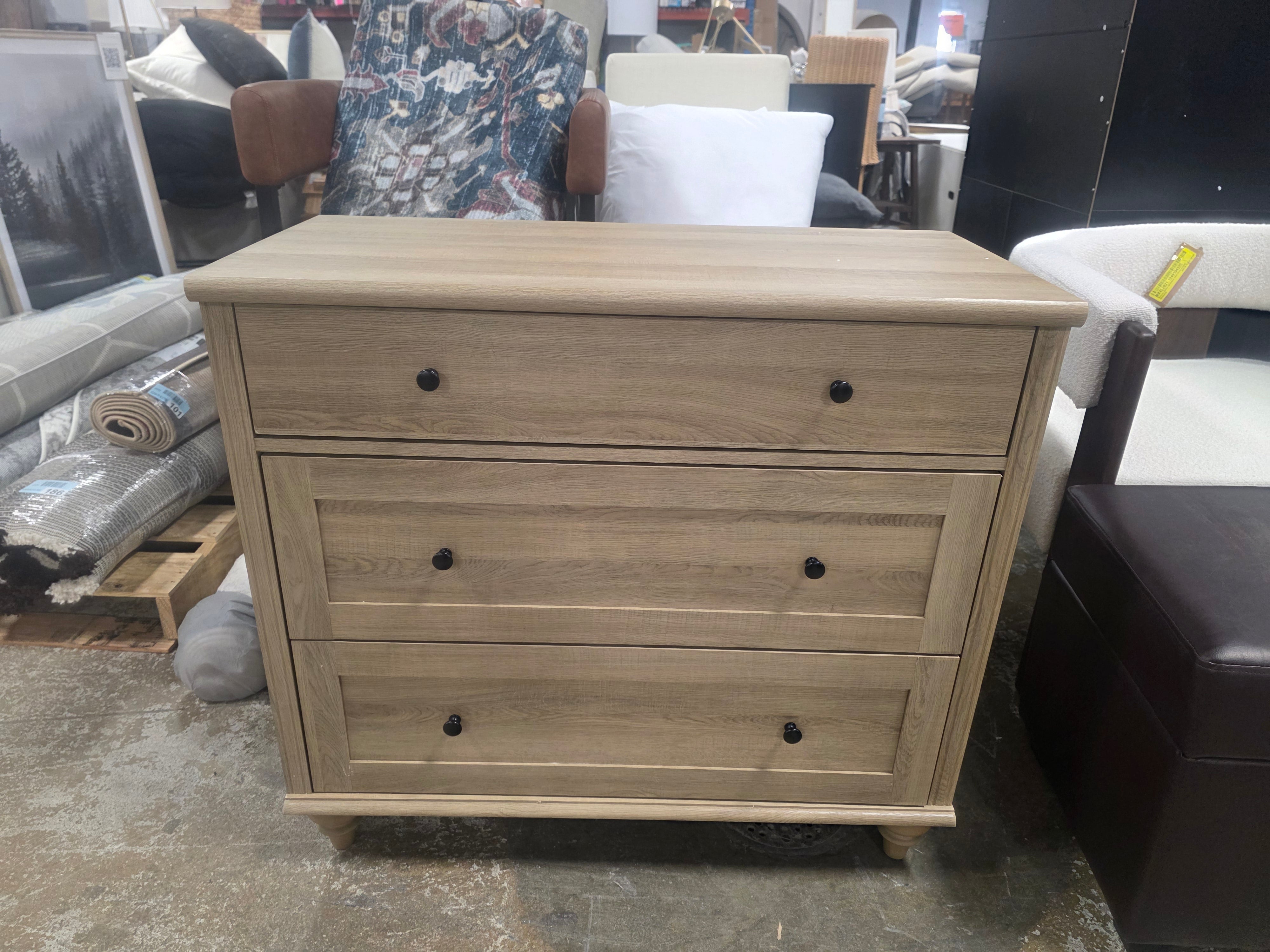 Scarlett Kids Dresser/Baby Dresser For Bedroom With 3 Drawers - SHOWROOM ITEM 