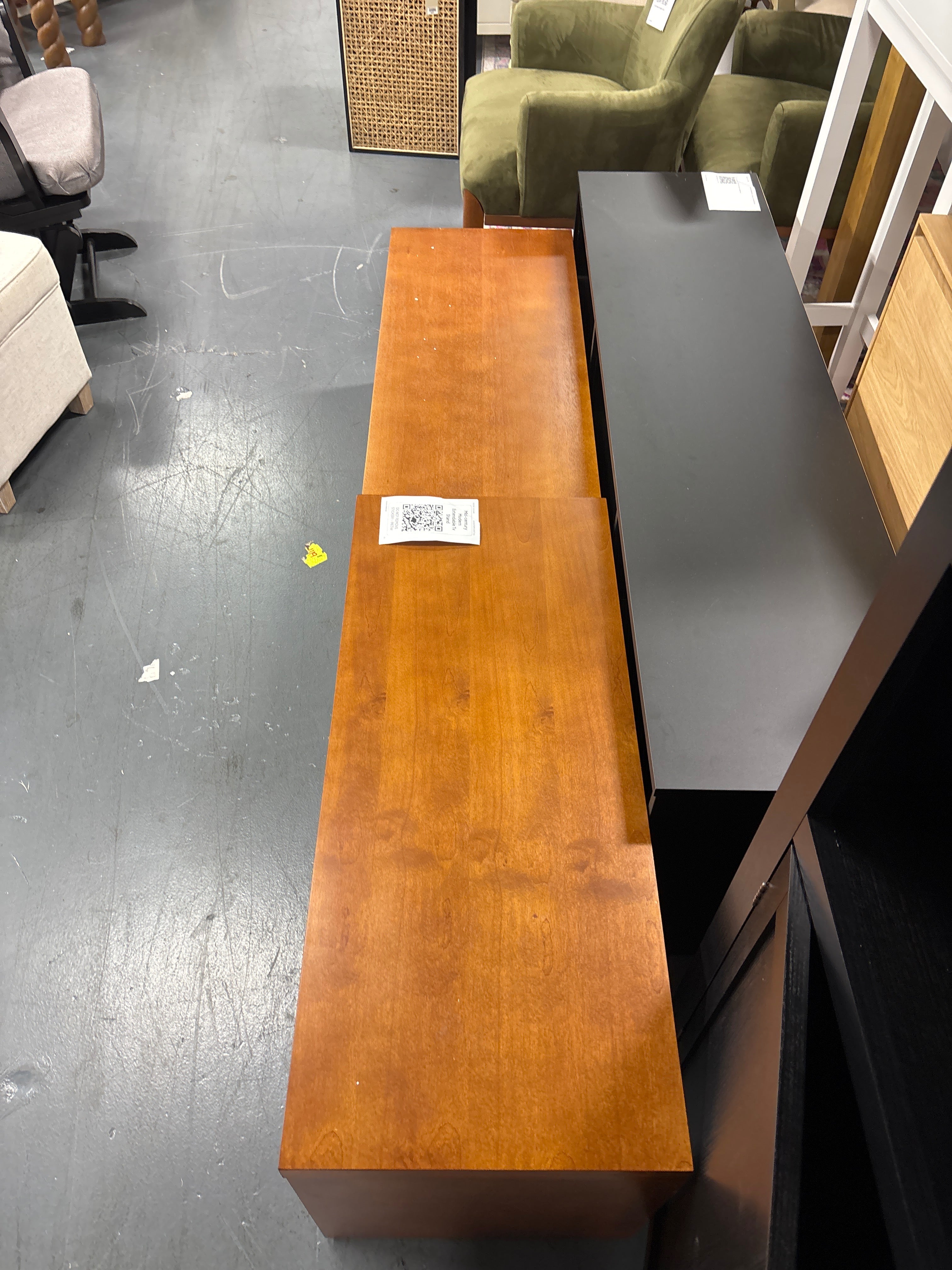 Mid-century Modern Extendable Tv Stand SHOWROOM ITEM