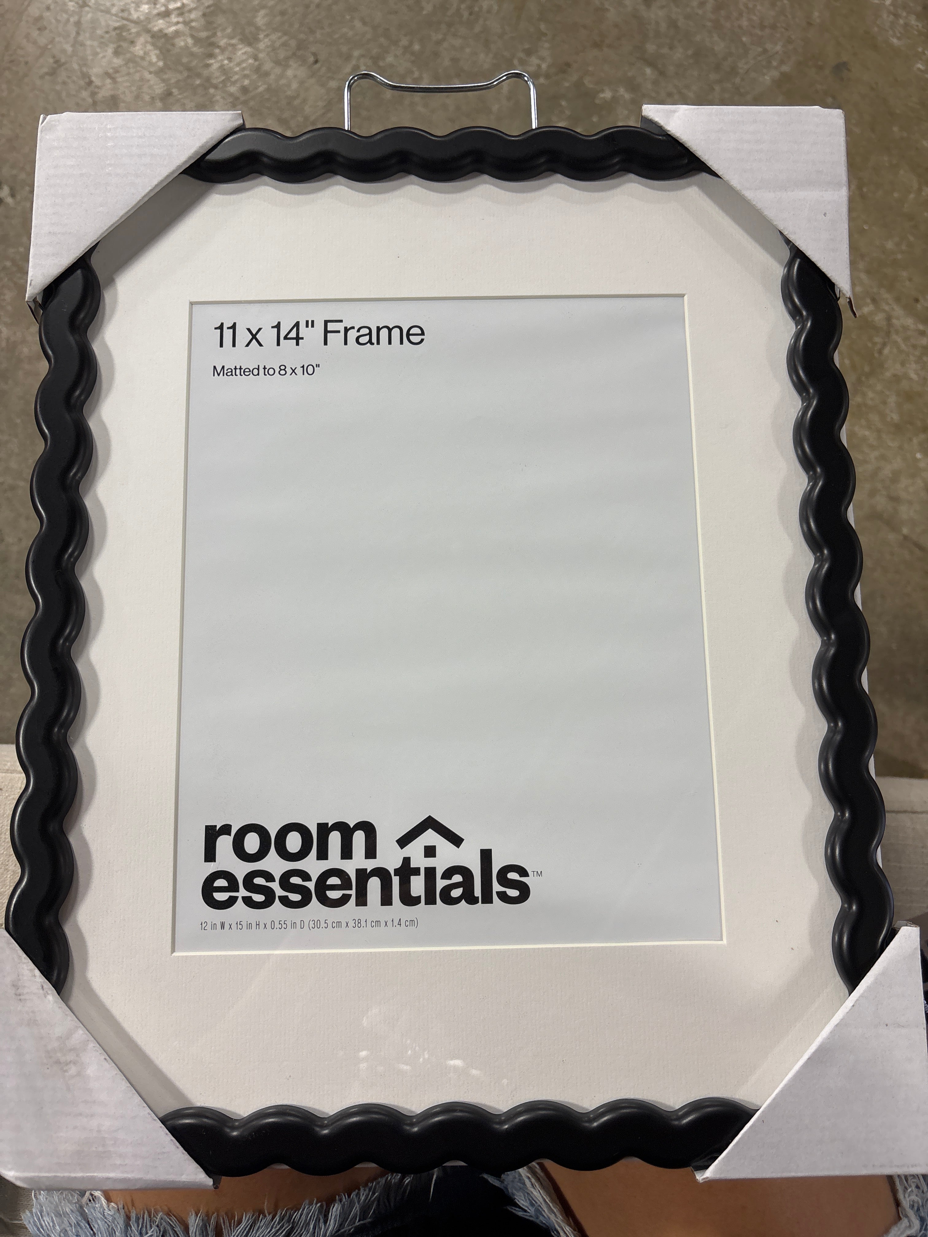 11"x14" Wavy Shape Picture Frame - Black SHOWROOM ITEM