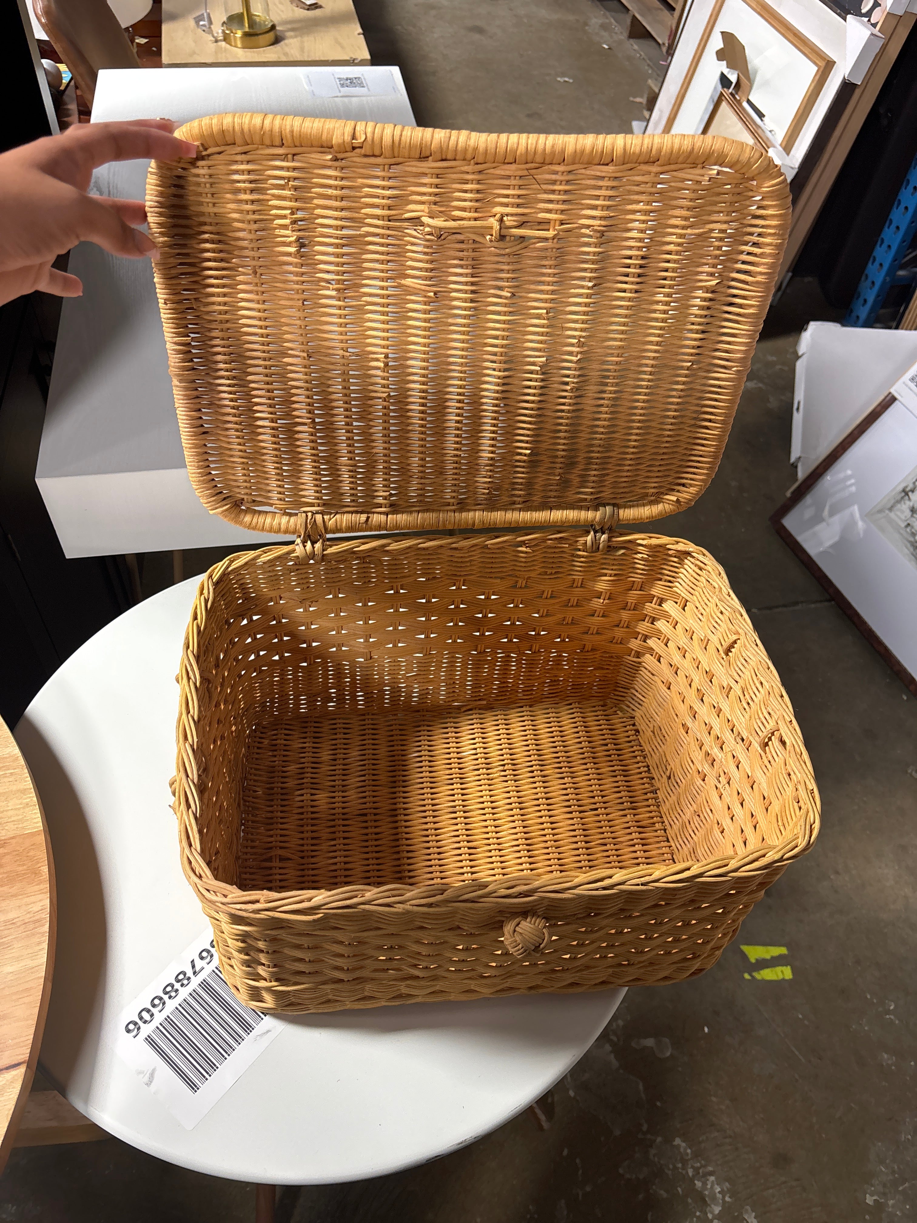 Medium Lidded Rattan Basket SHOWROOM ITEM
