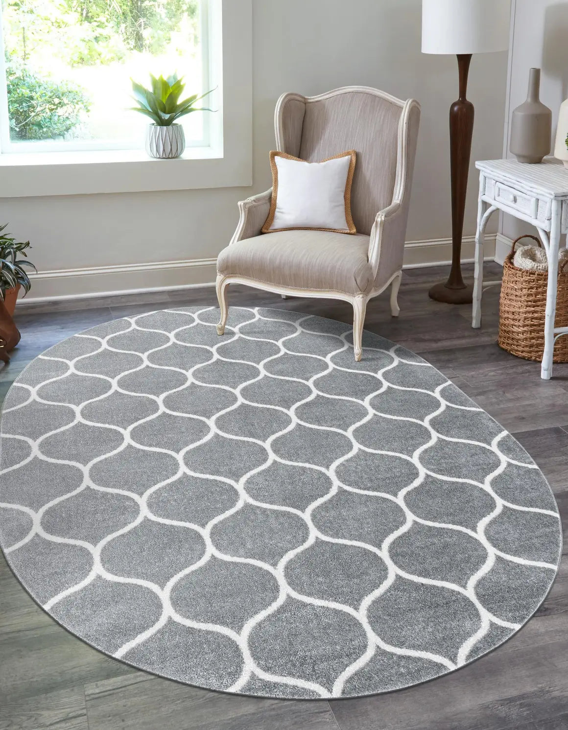 Light Gray Trellis Frieze Oval Rug