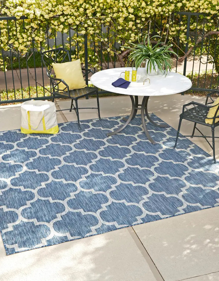 10' x 10' Lattice Indoor / Outdoor Square Rug