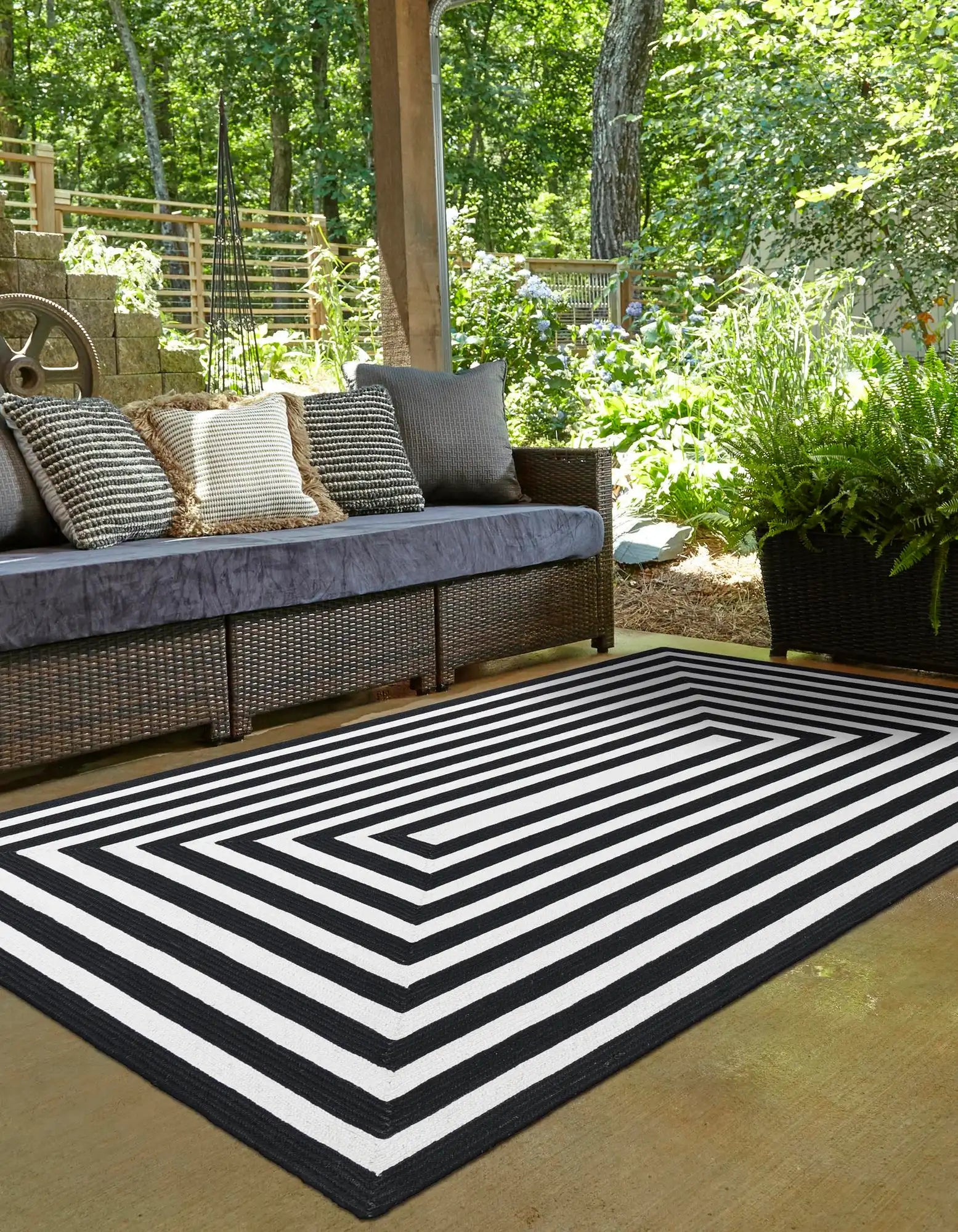 Black and White 2' 2 x 3' 1 Eco Verse Indoor Outdoor Washable Rug