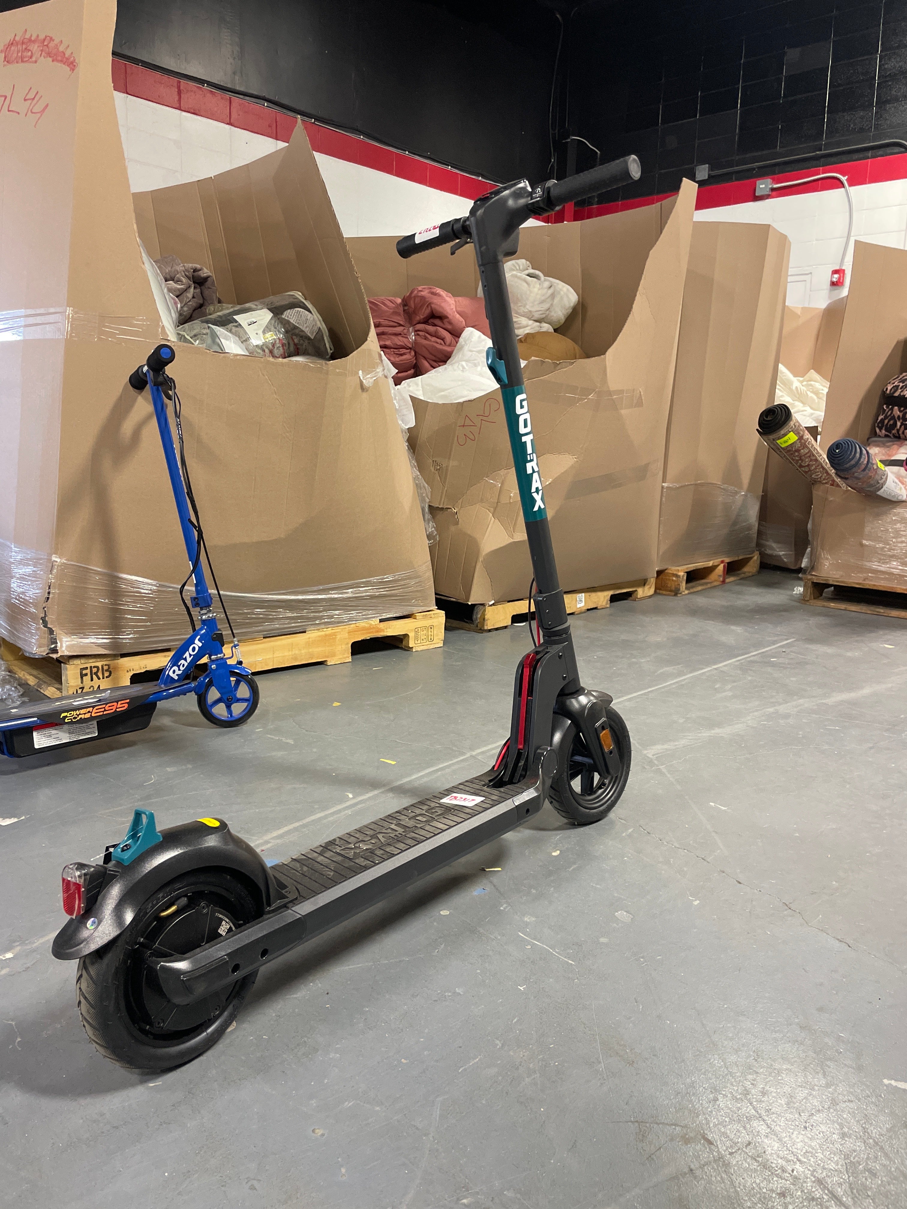 Apex PRO Commuting Electric Scooter - Black