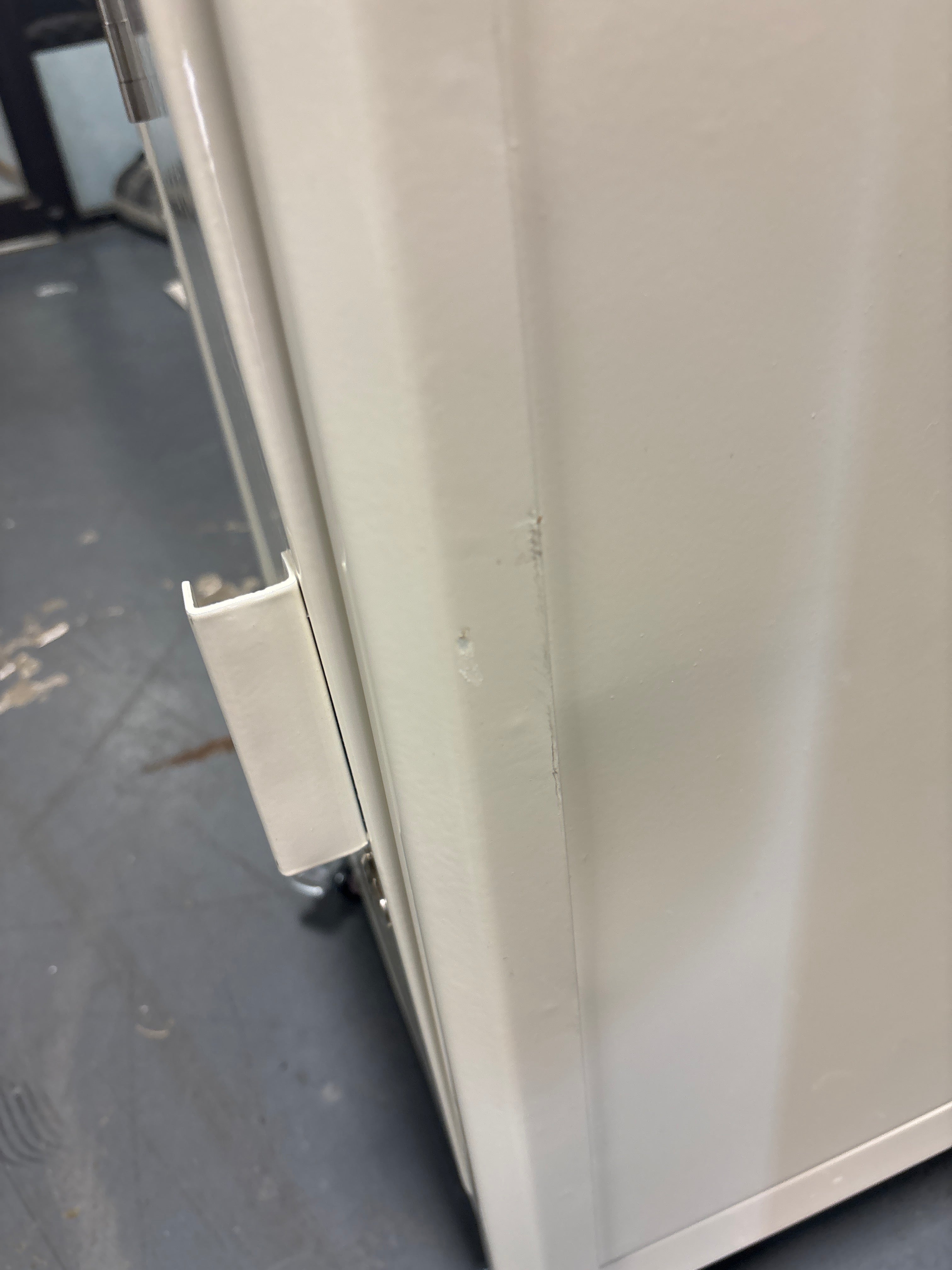 Metal Rolling Locker Storage Cabinet with Lock - Chalk White SHOWROOM ITEM