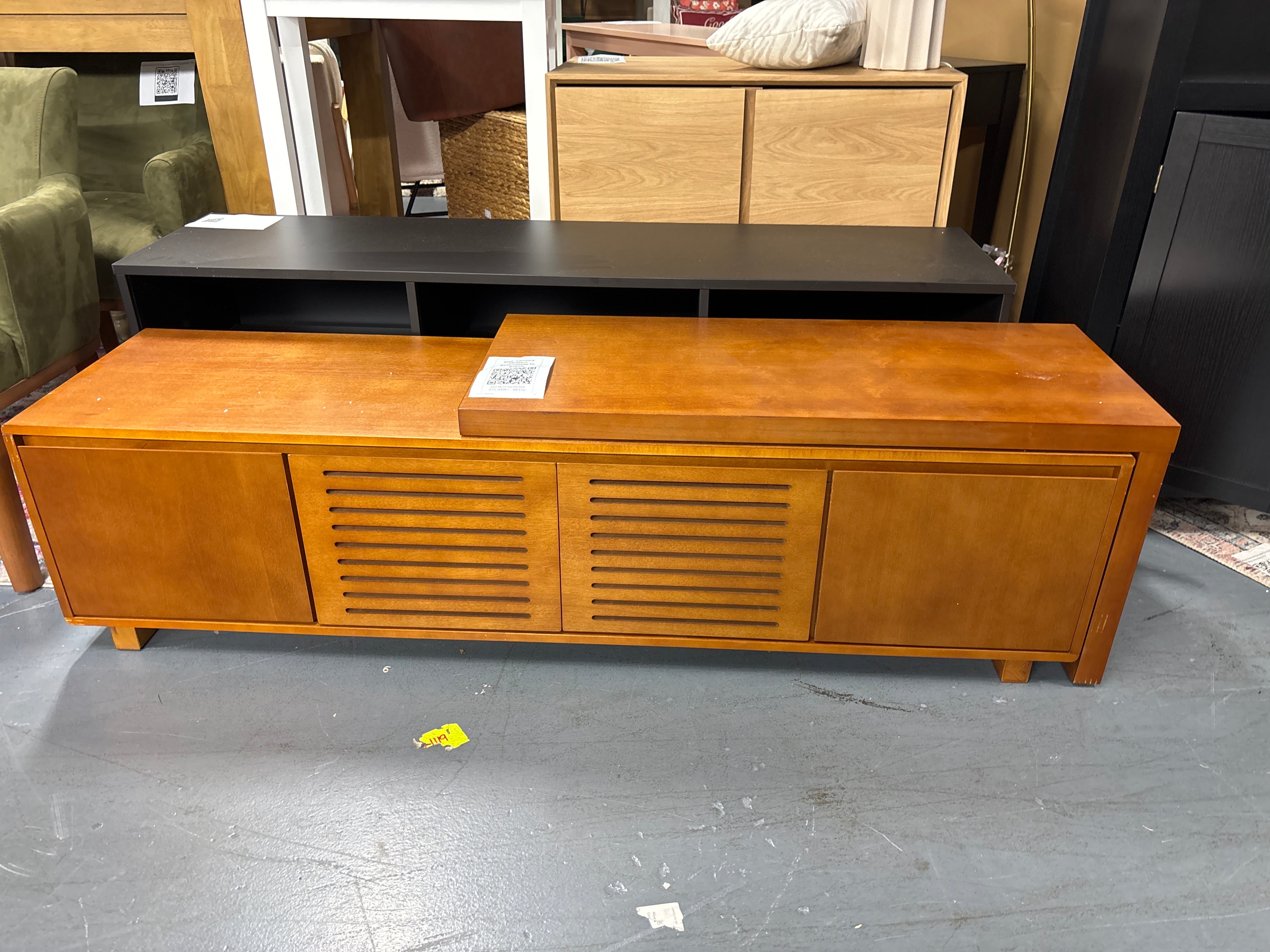 Mid-century Modern Extendable Tv Stand SHOWROOM ITEM