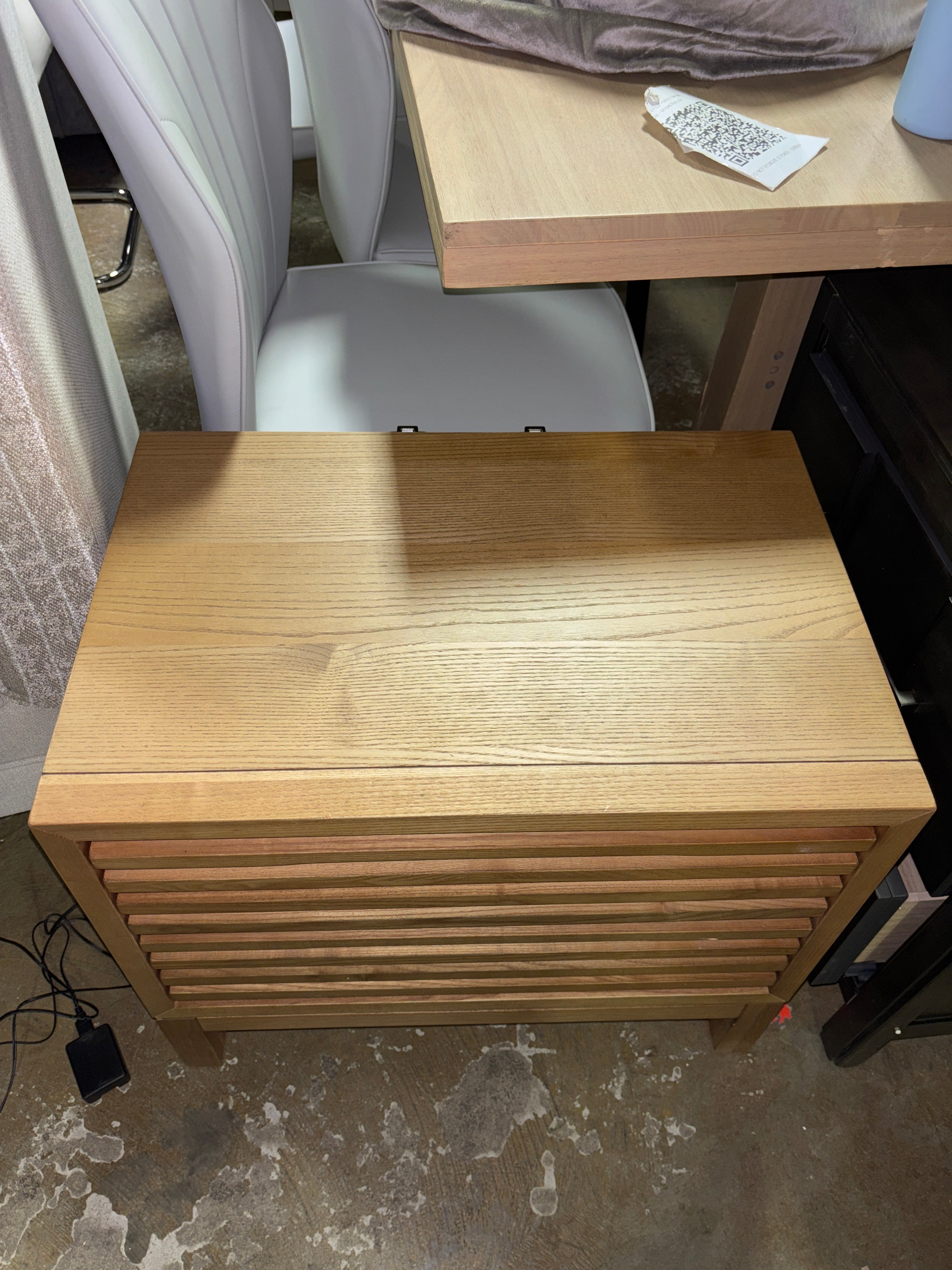 Finnian 24'' W Nightstand SHOWROOM ITEM