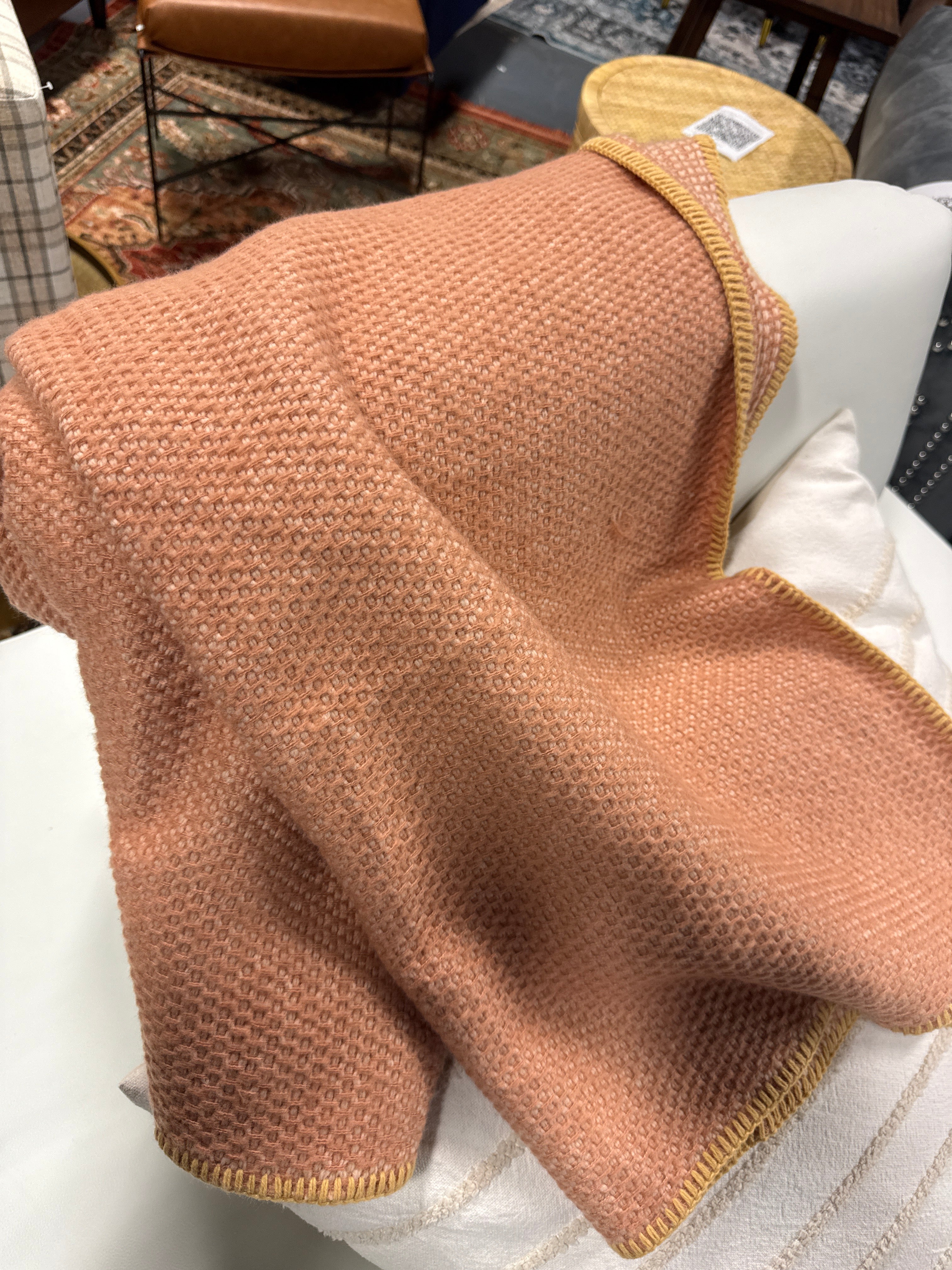 Cozy stitch throw SHOWROOM ITEM