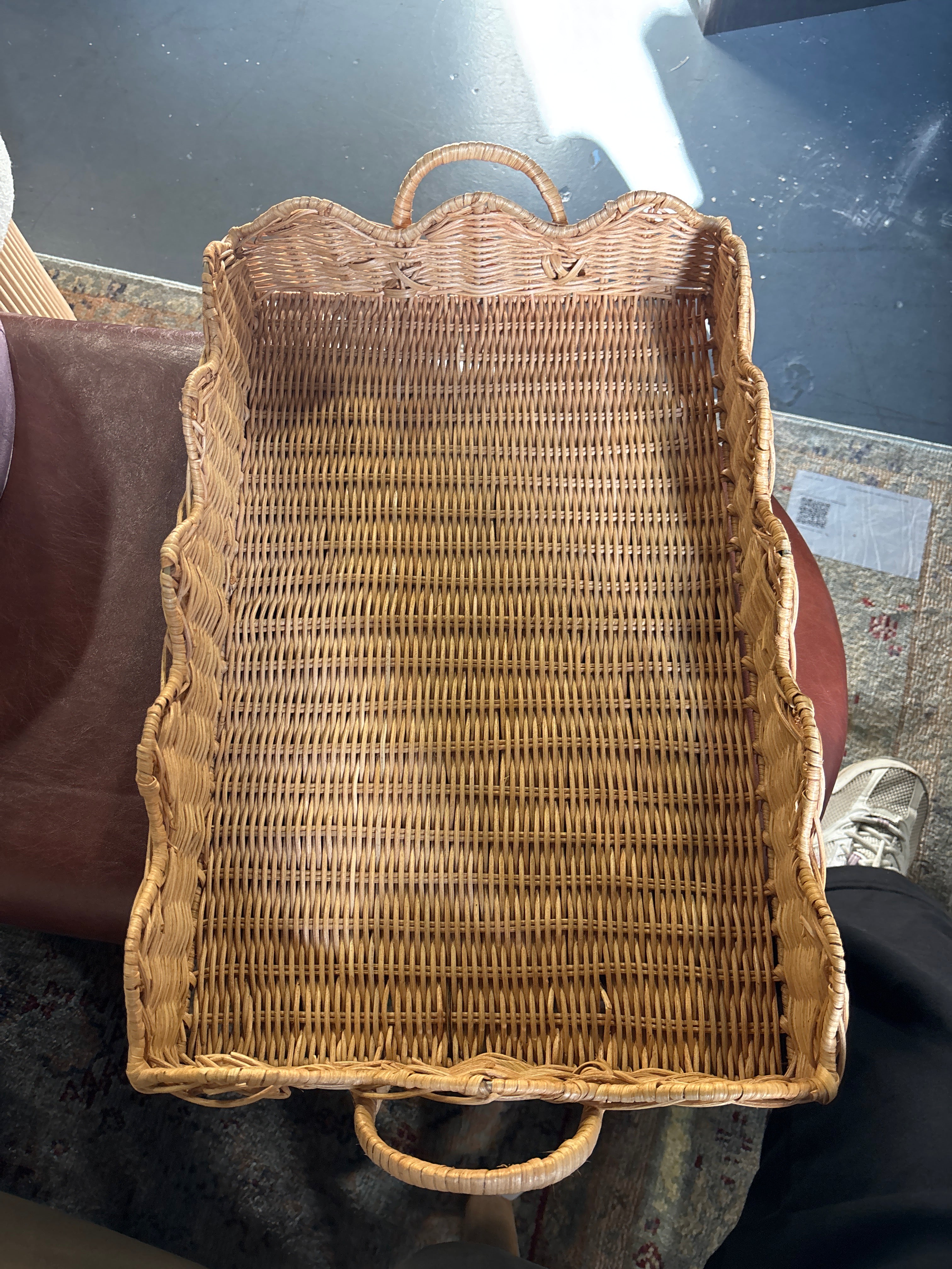 Scallop Wicker Tray SHOWROOM ITEM
