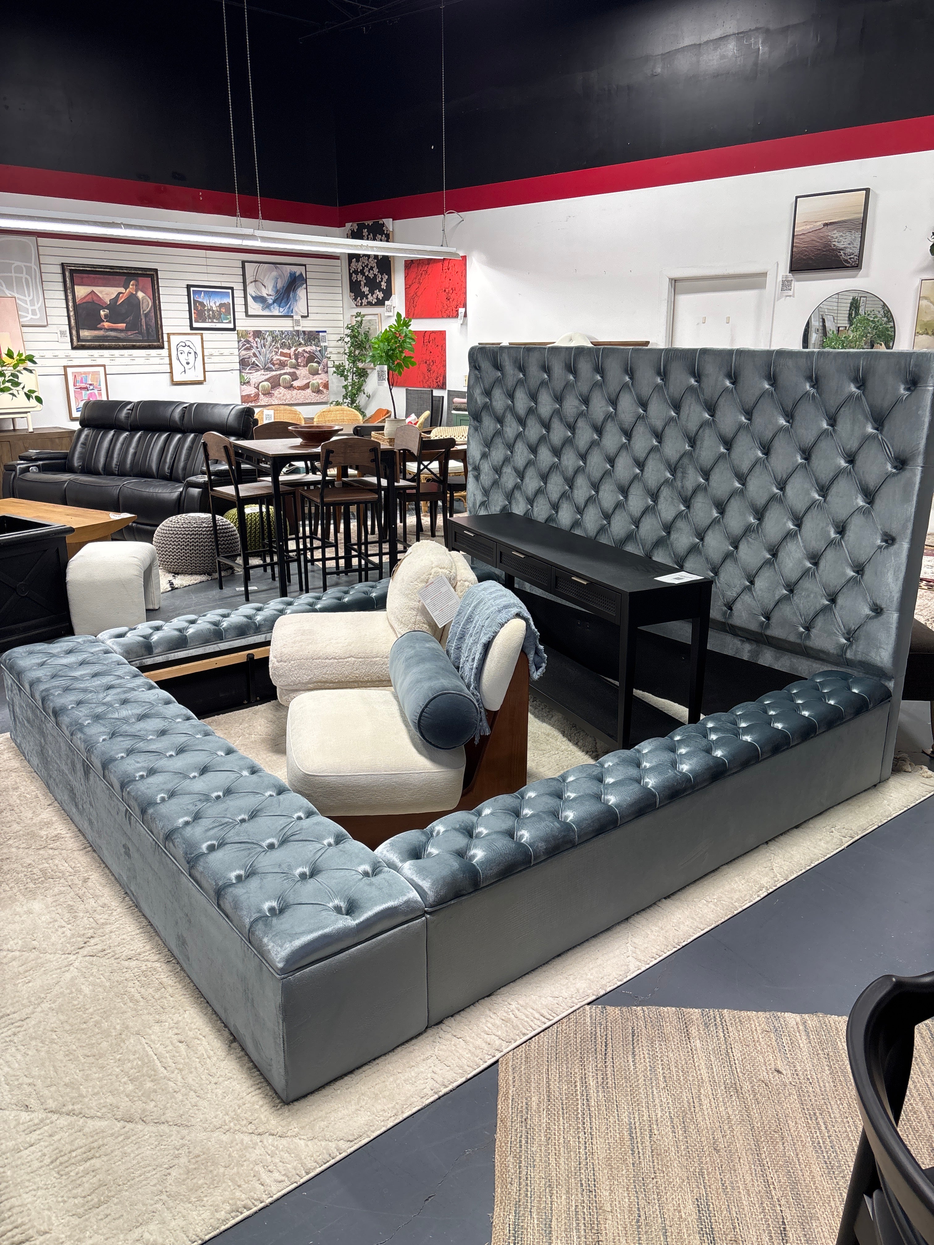 (KING) Johnnay Upholstered Platform Storage Bed SHOWROOM ITEM