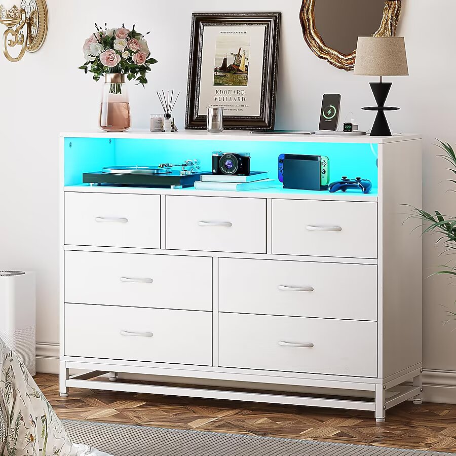 White 7-Drawer Standard Dresser