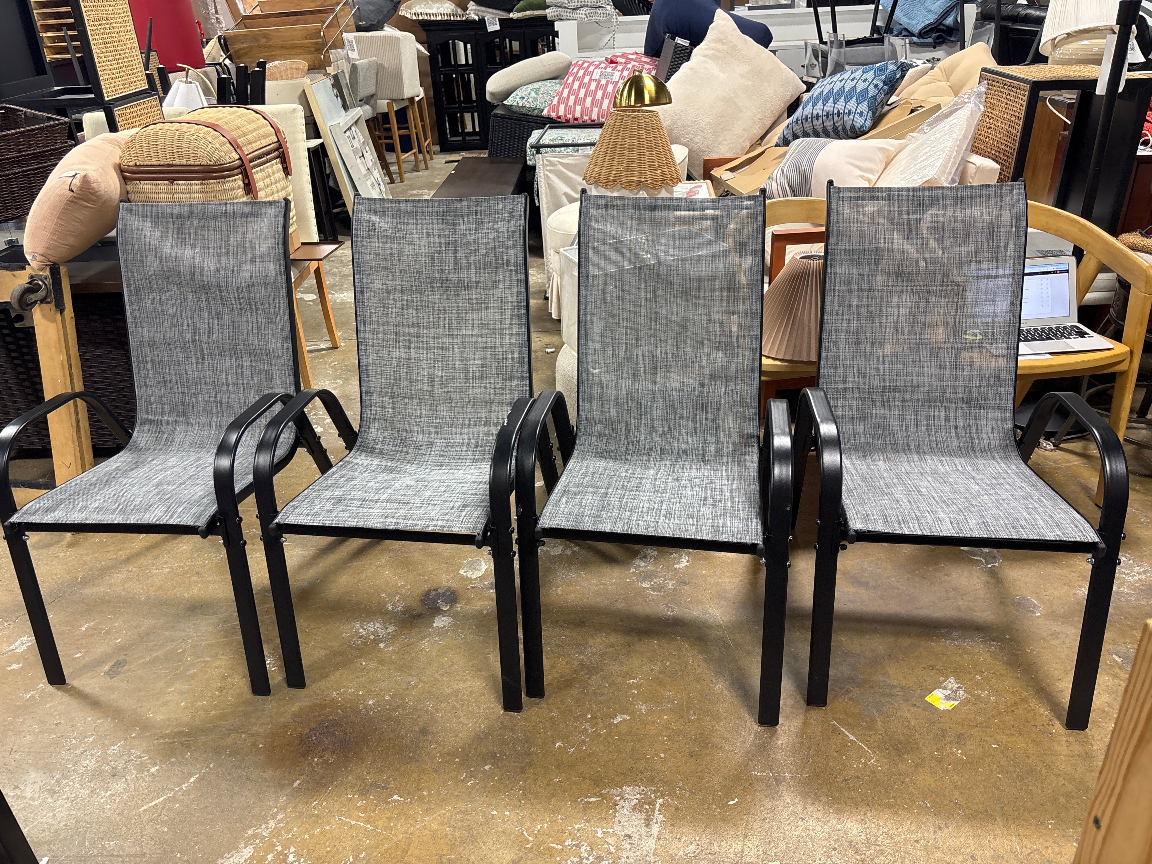 (Set of 4) Crediton Outdoor Patio Furniture Set - Gray SHOWROOM ITEM