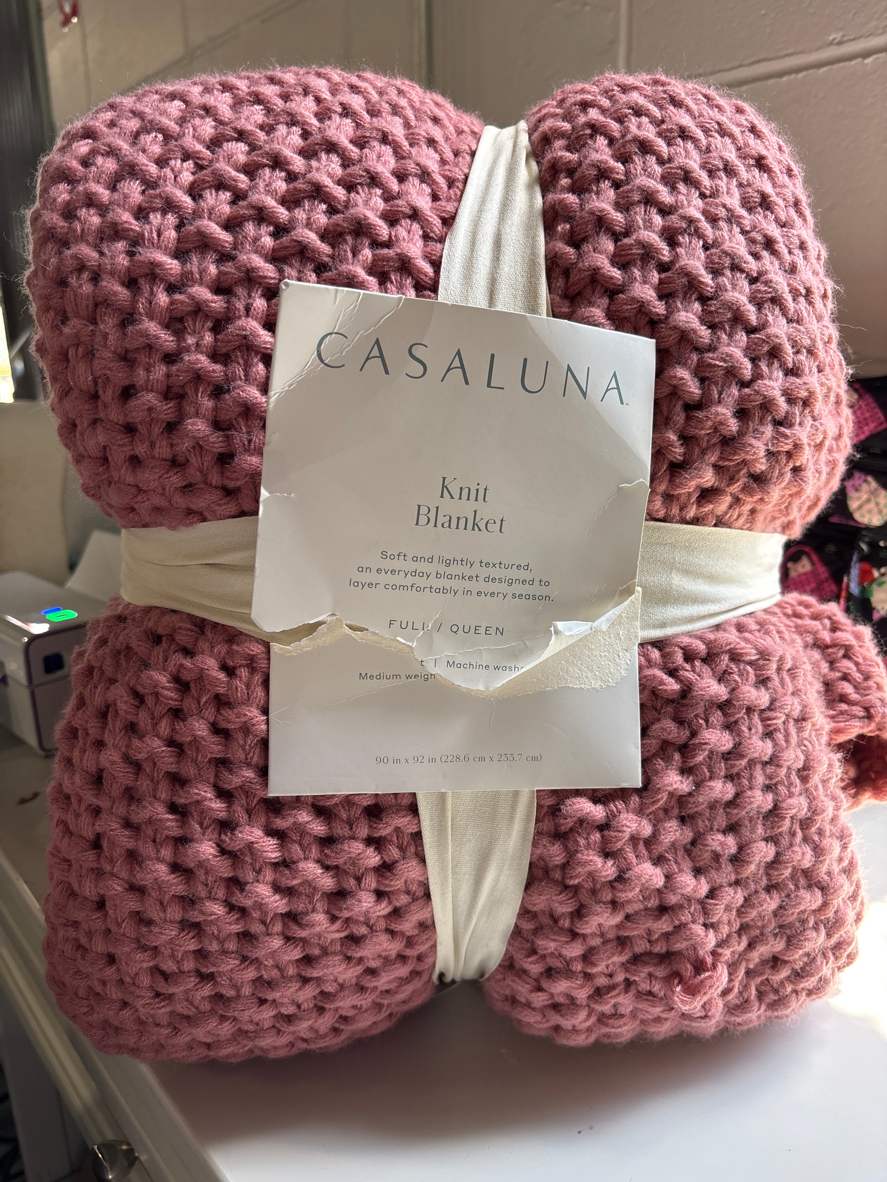 (Full/Queen) Chunky Knit Bed Blanket - Rose SHOWROOM ITEM
