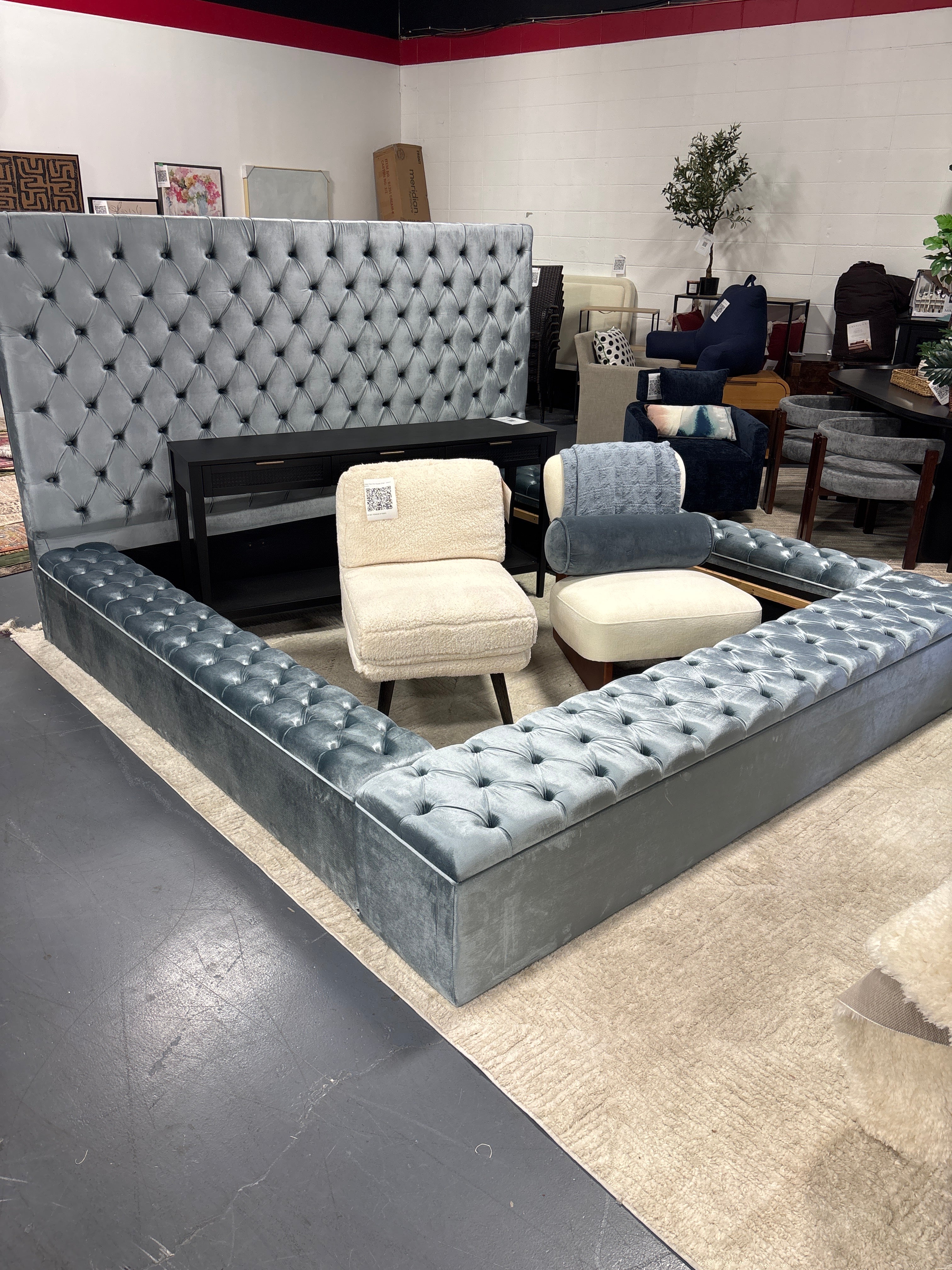 (KING) Johnnay Upholstered Platform Storage Bed SHOWROOM ITEM