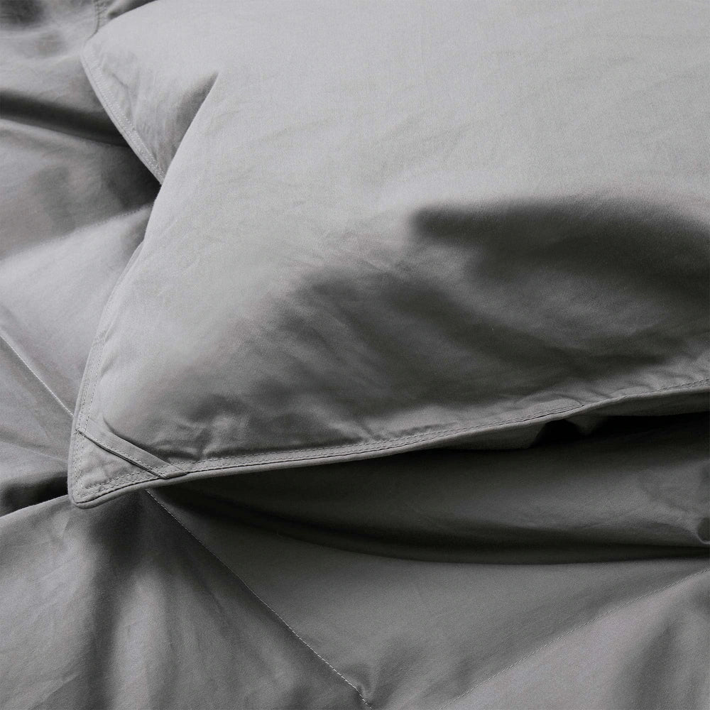 800 Fill Power 700 TC 93 Percent Winter White Goose Down Comforter - Queen/Full - Grey