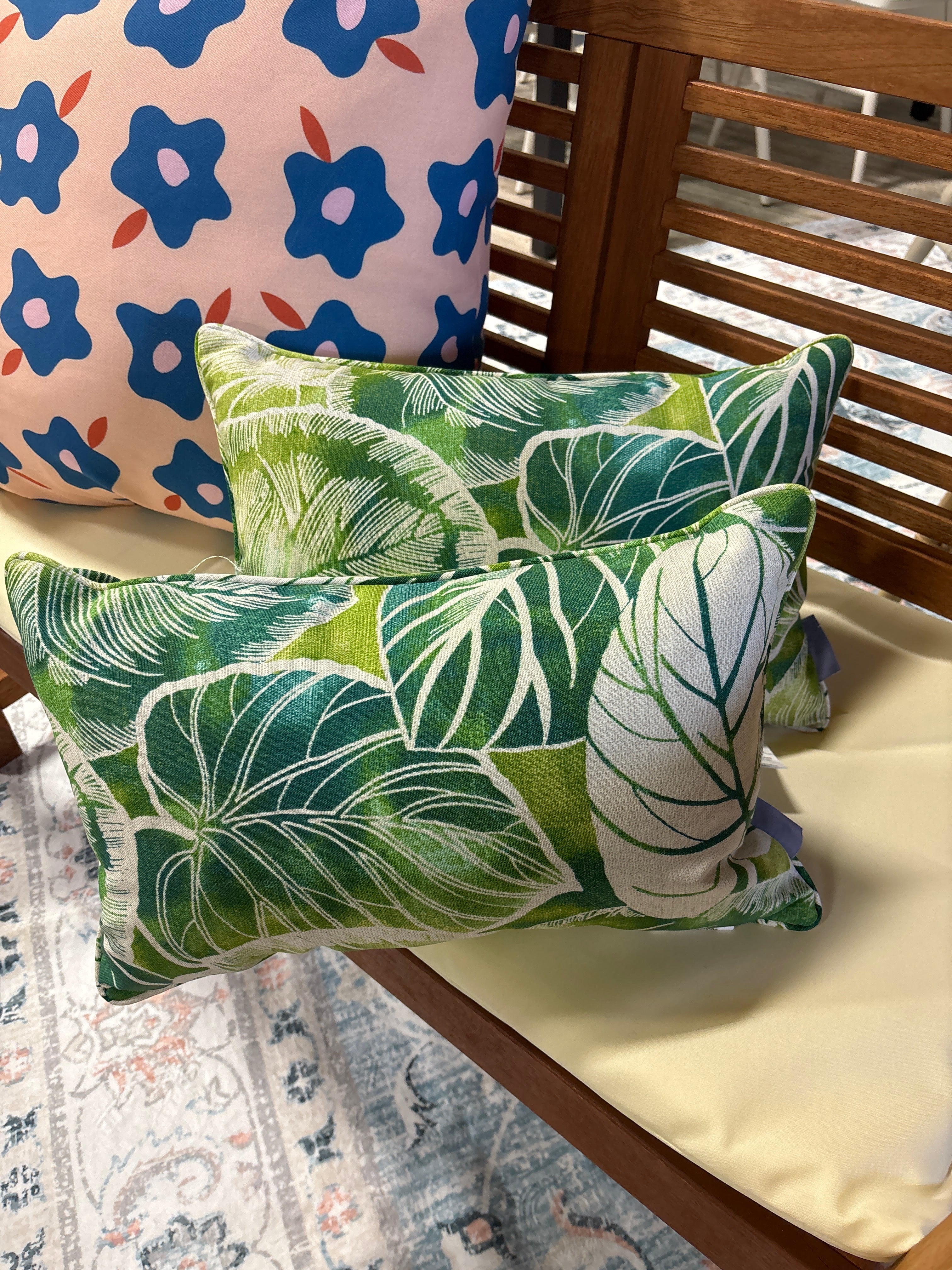 (Set of 2) Tropic Floral Indoor/Outdoor Accent Throw Pillow SHOWROOM ITEM