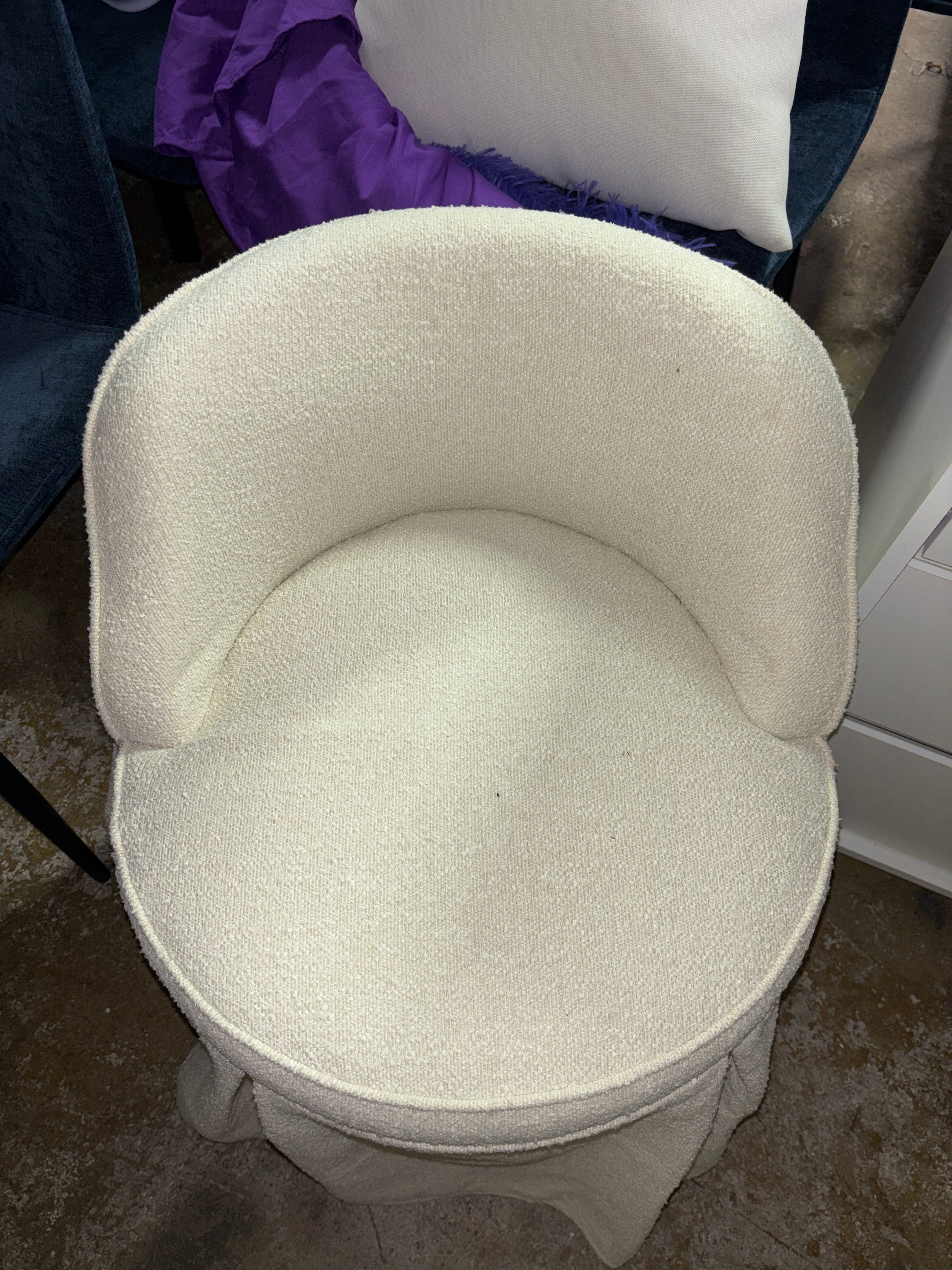 Teen Vanity Chair - Mottled Boucle Snow SHOWROOM ITEM