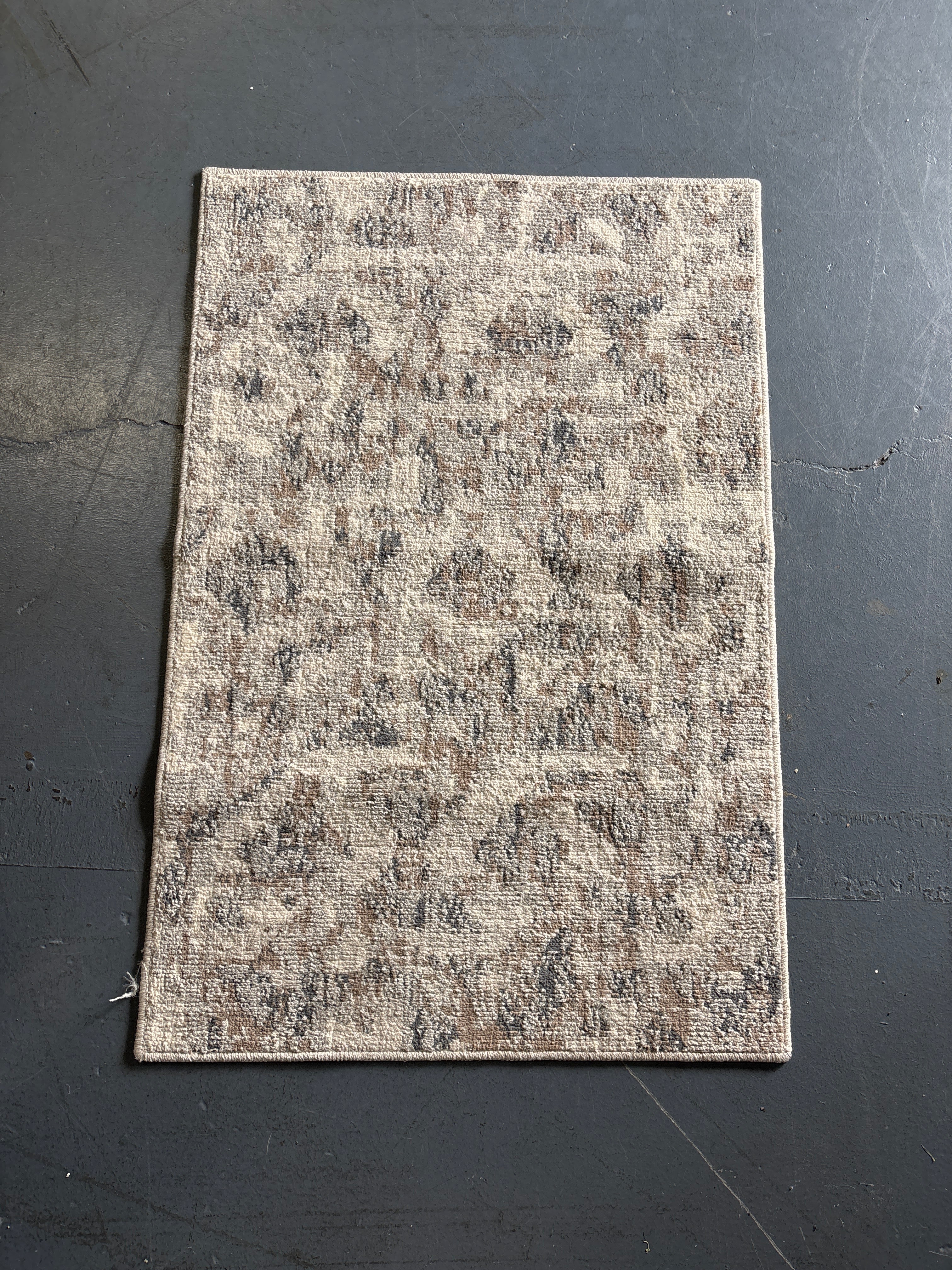 2' x 3' Eliot Geo Area Rug - Tan/Beige/Gray SHOWROOM ITEM