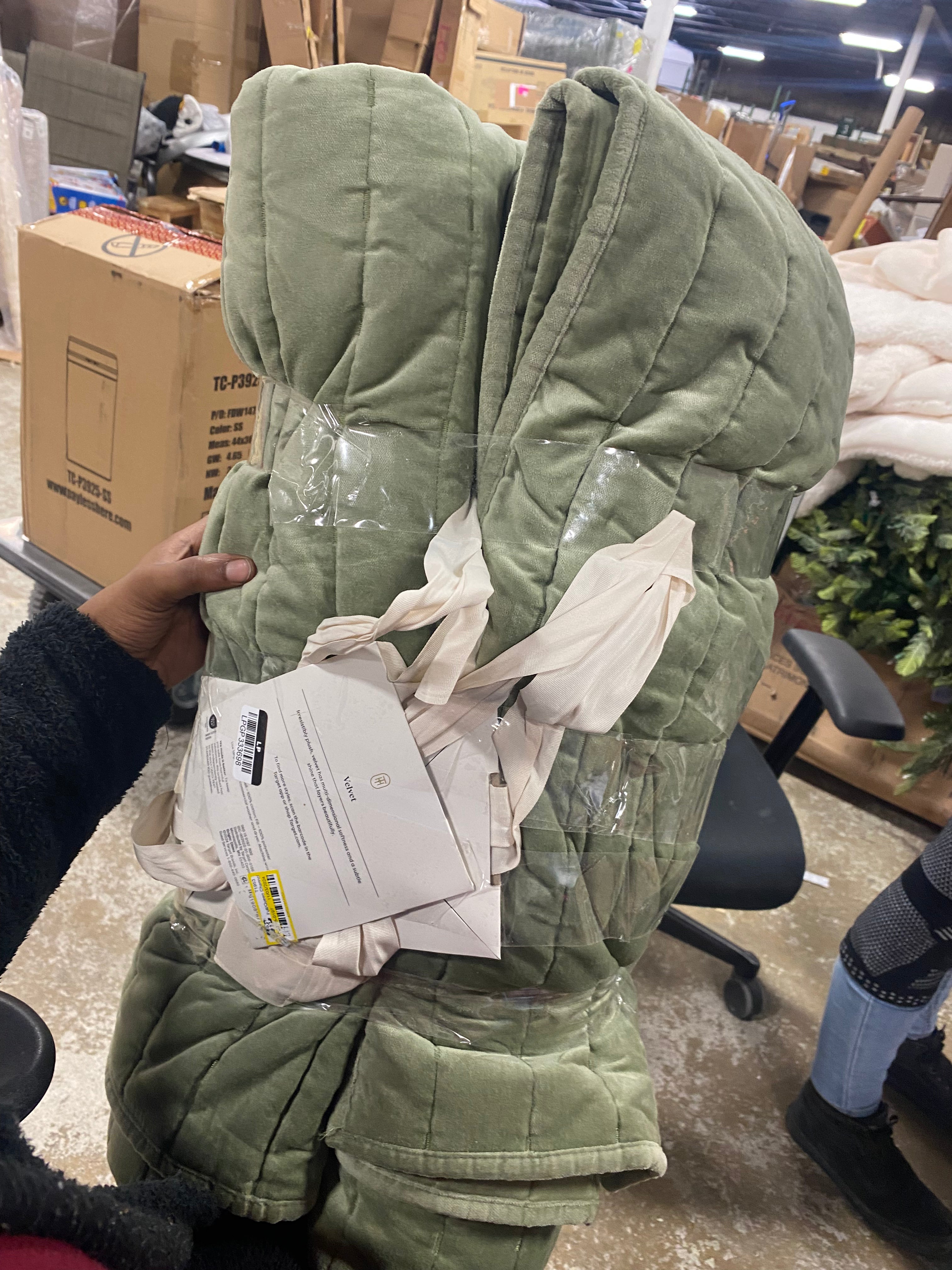 Channel Stitch Velvet Quilt Full/Queen