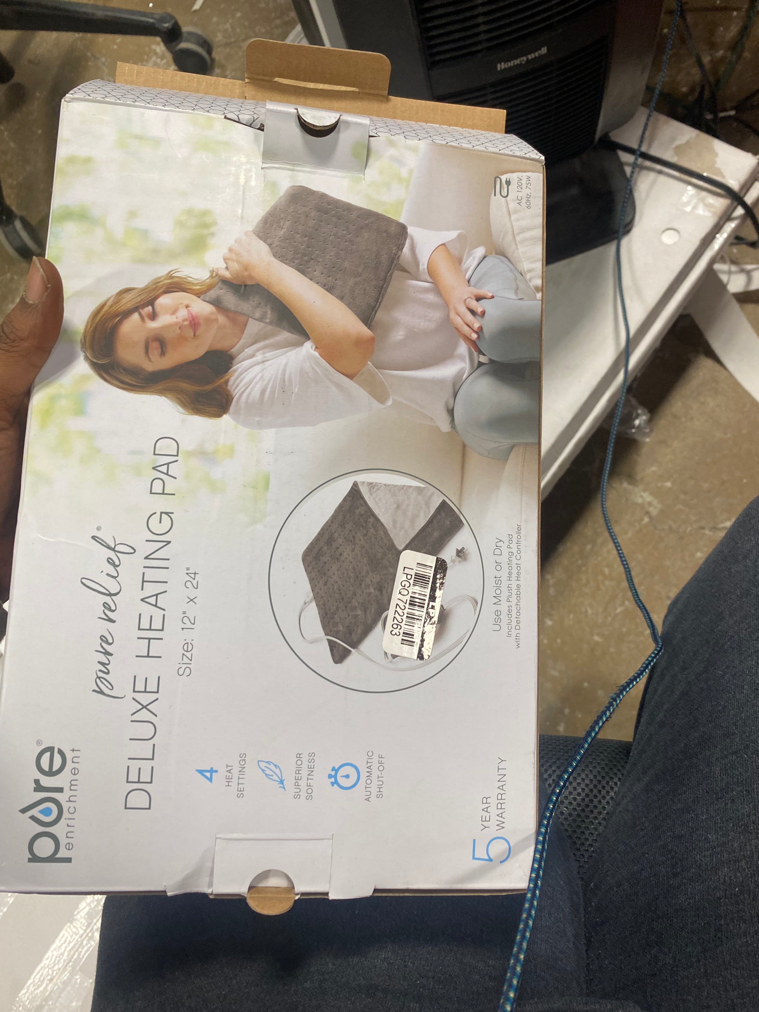Steam Iron with Retractable Cord and Shot of Steam Feature