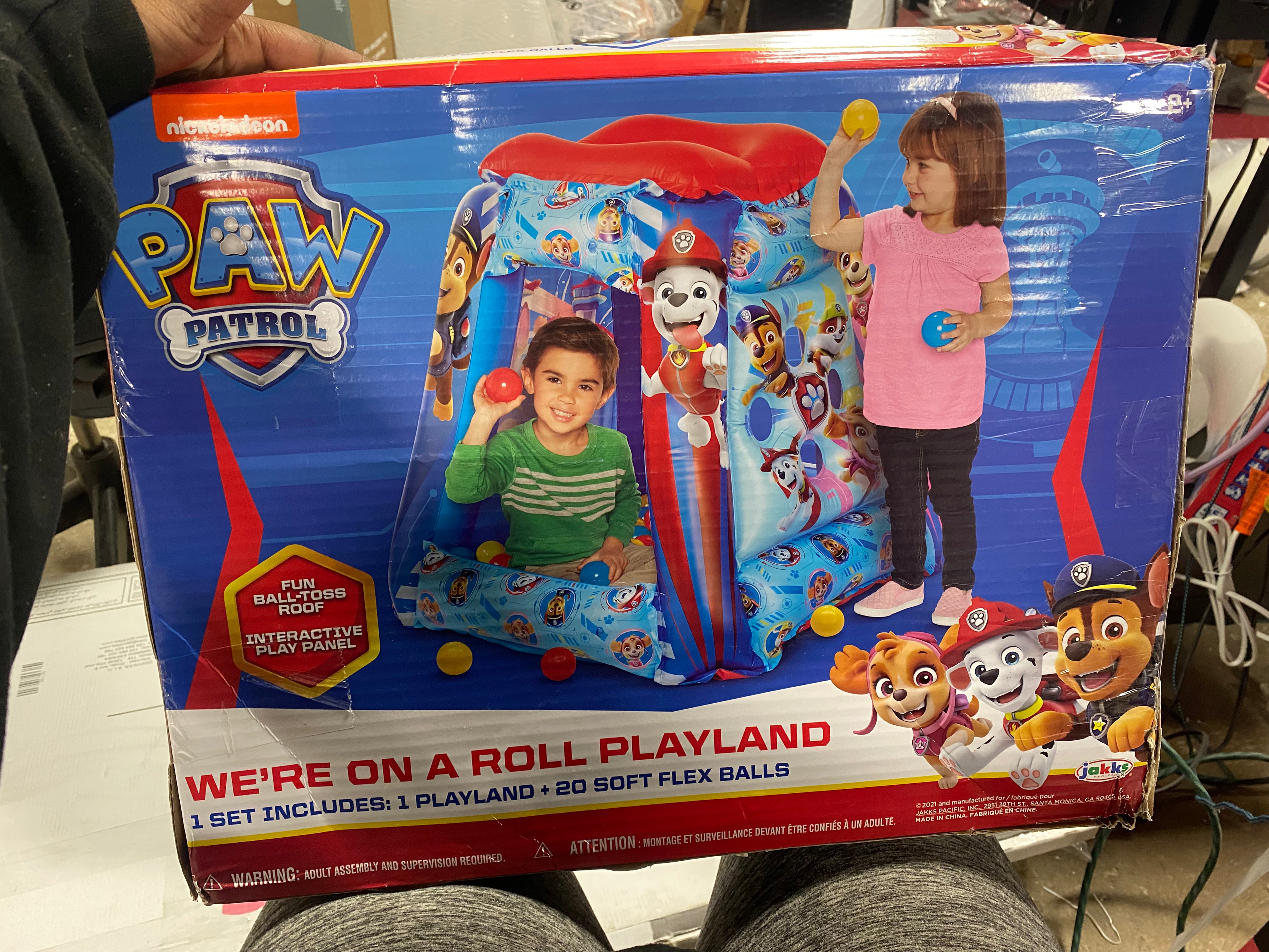 Inflatable Kids Ball Pit Playland with 4 Soft Flex Balls