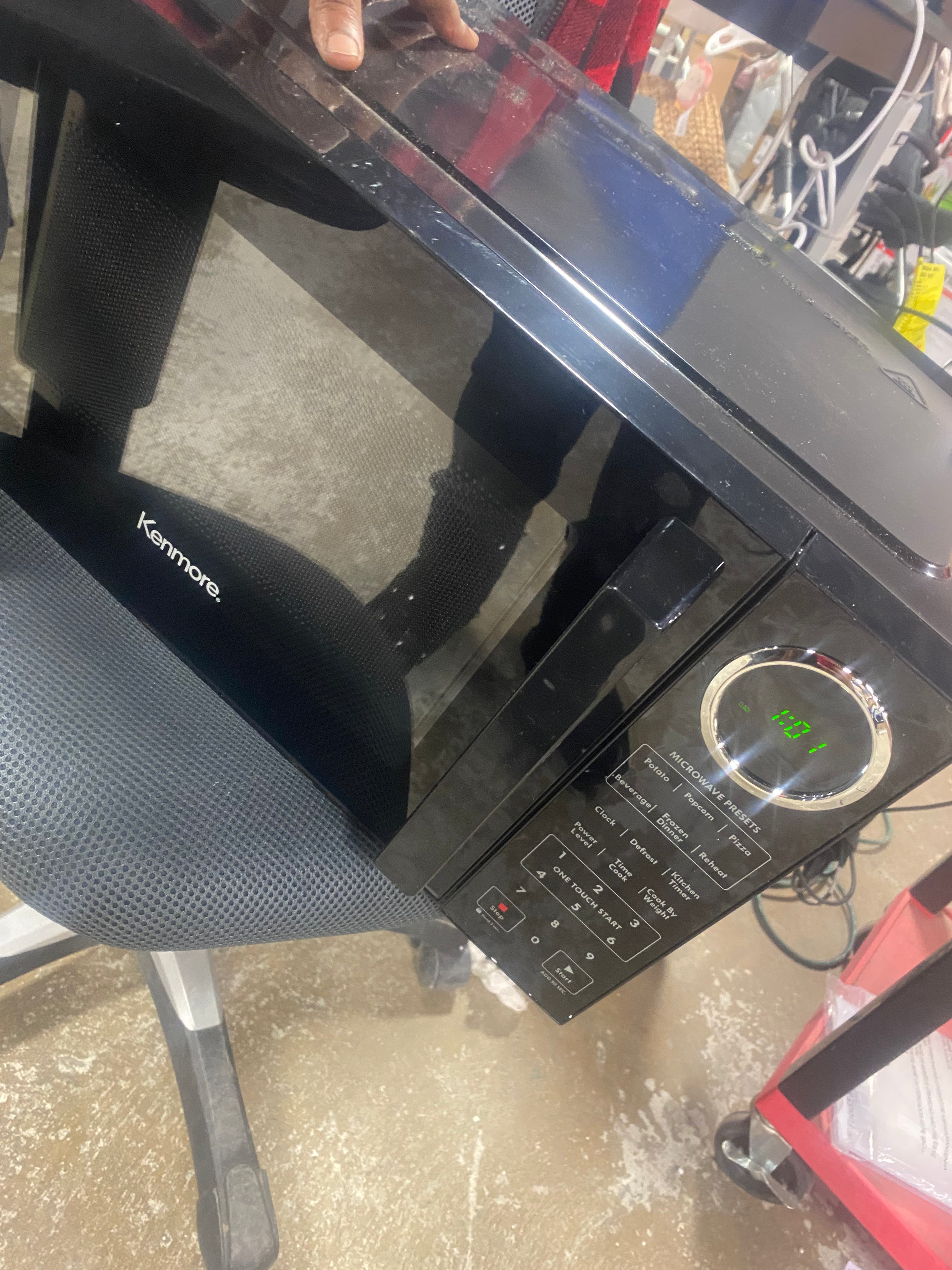 Microwave - Black: Countertop, Child Lock, 6 Programs, Compact Size