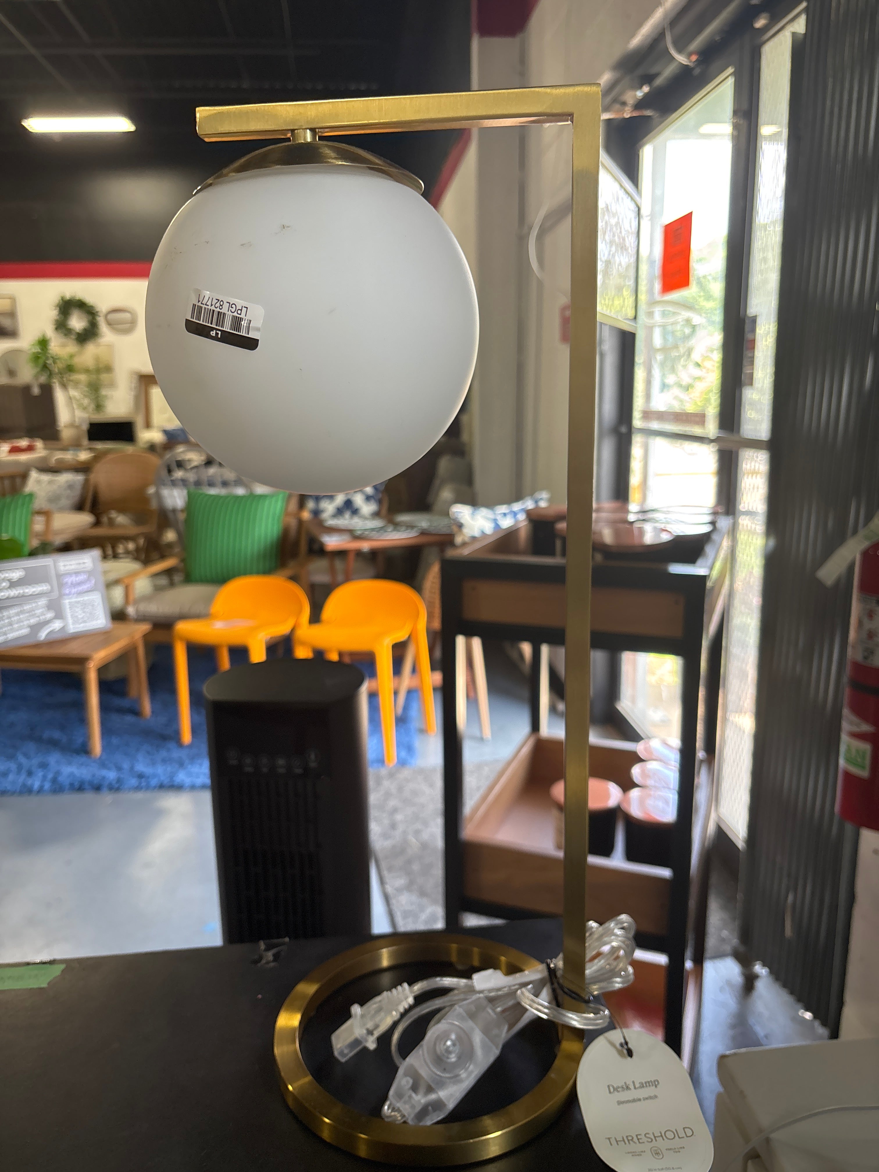 Globe Desk Lamp - White SHOWROOM ITEM