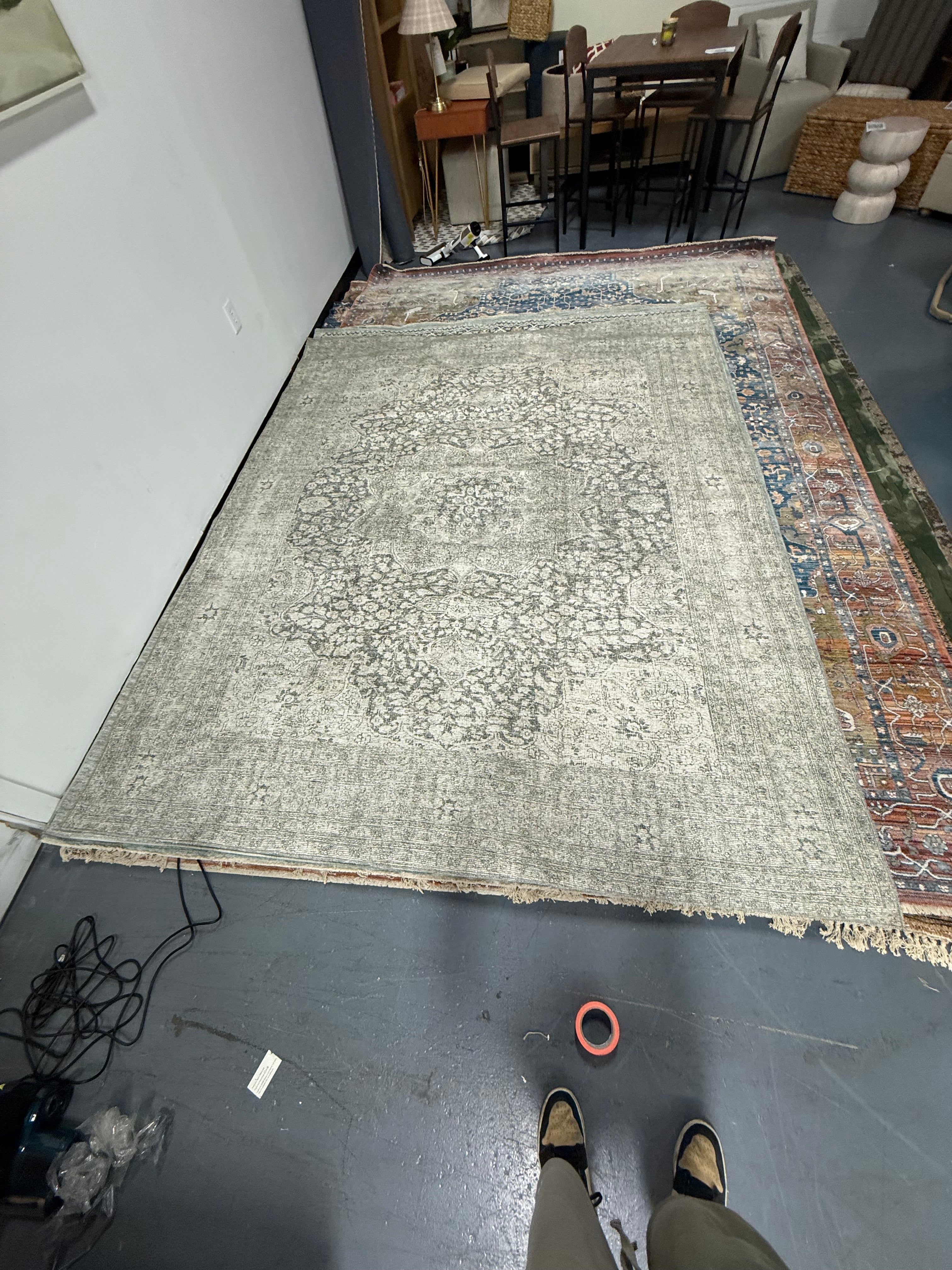 Hillstone Collection Agnetha Traditional Vintage Medallion Area Rug 7'10"x10' SHOWROOM ITEM