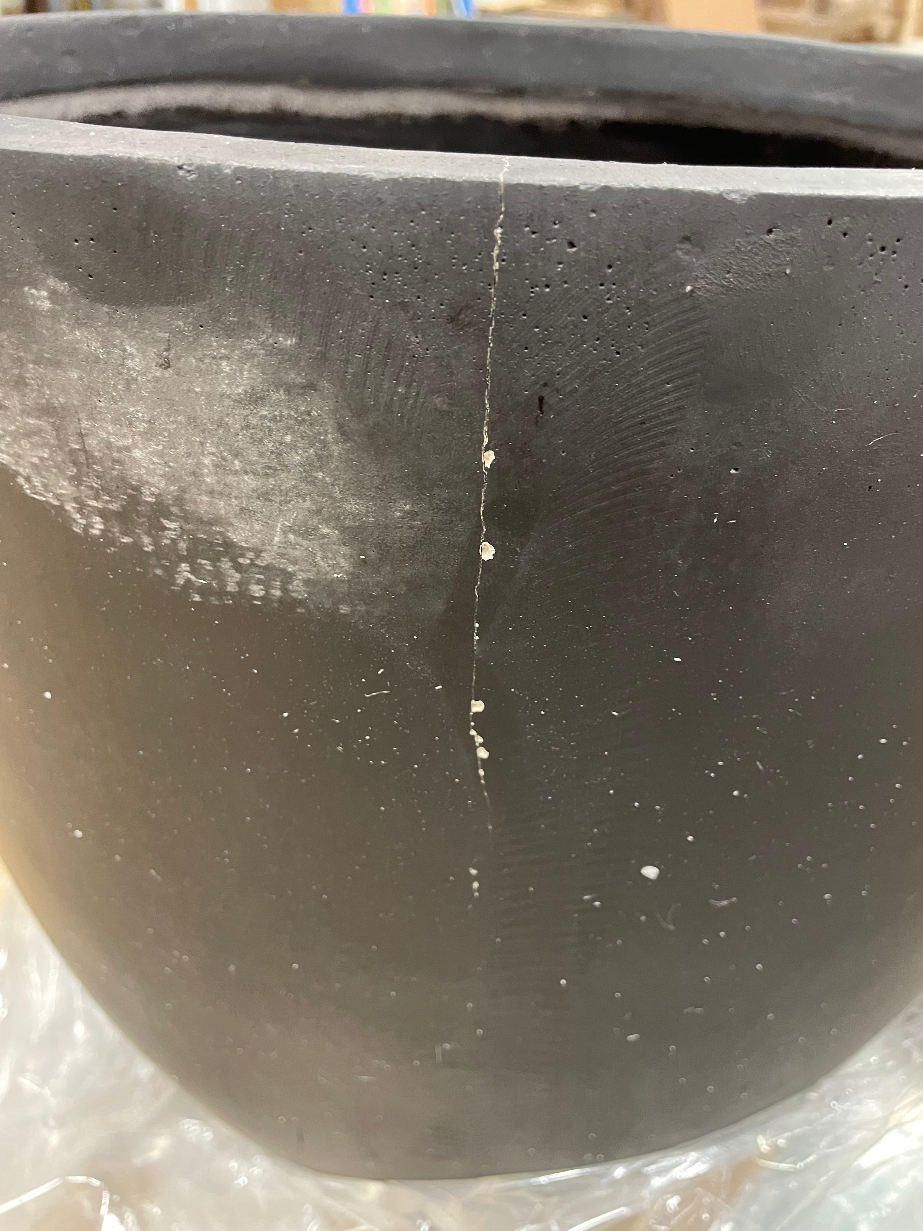 Black Acushnet Pot Planter