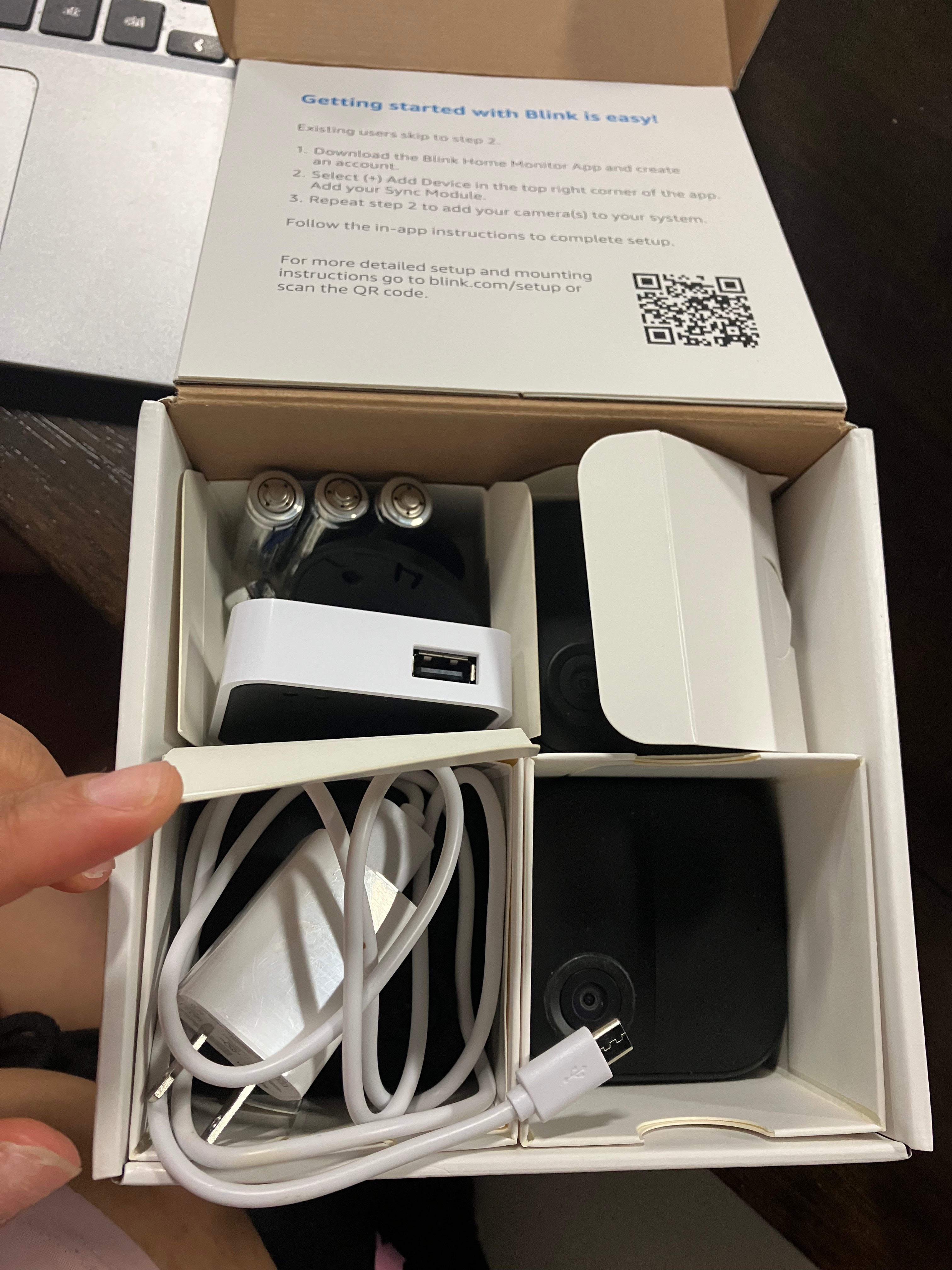 Blink Outdoor 4 - Battery-Powered Smart Security 3-Camera System