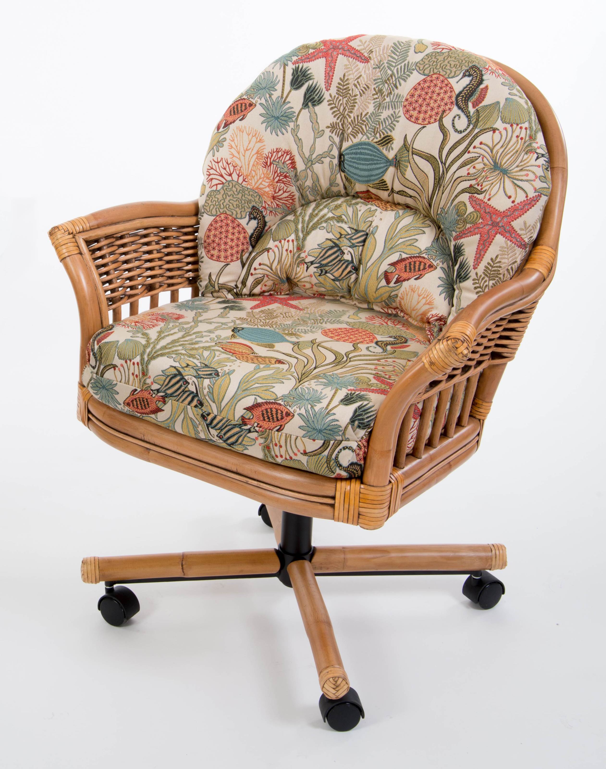 Moonsu Solid Back Arm Chair, final cut