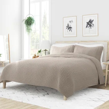 3 Piece Elegant Floral Stitching Quilt Set - Full/Queen