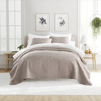 3 Piece Elegant Floral Stitching Quilt Set - Full/Queen