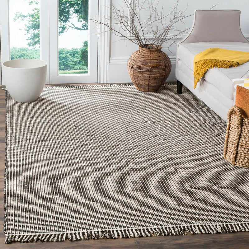 Bester Handmade Cotton Ivory/Black Rug, Rectangle 5' x 8'