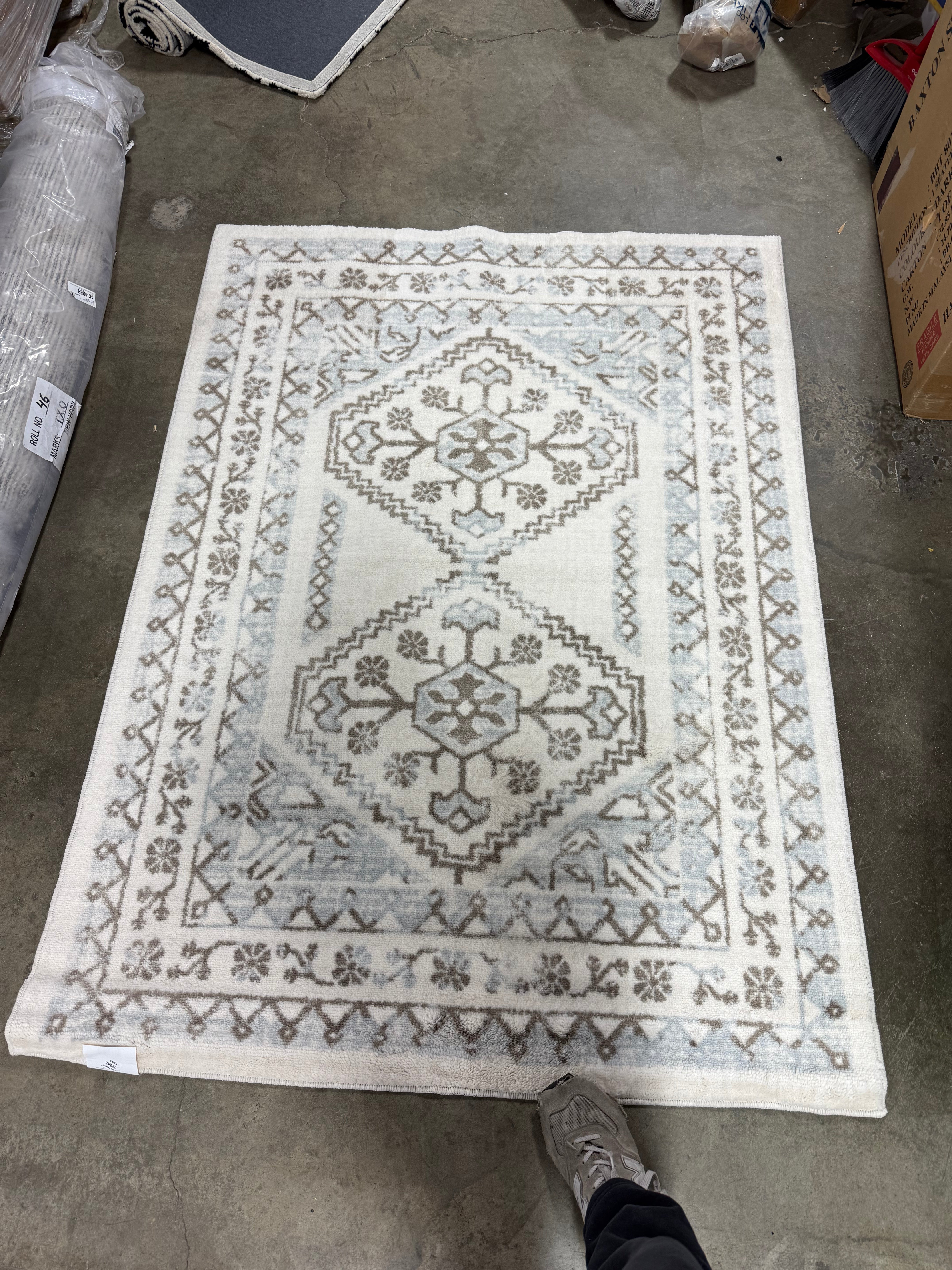 Washable Distressed Persian Accent Rug Cream 4' x 5'