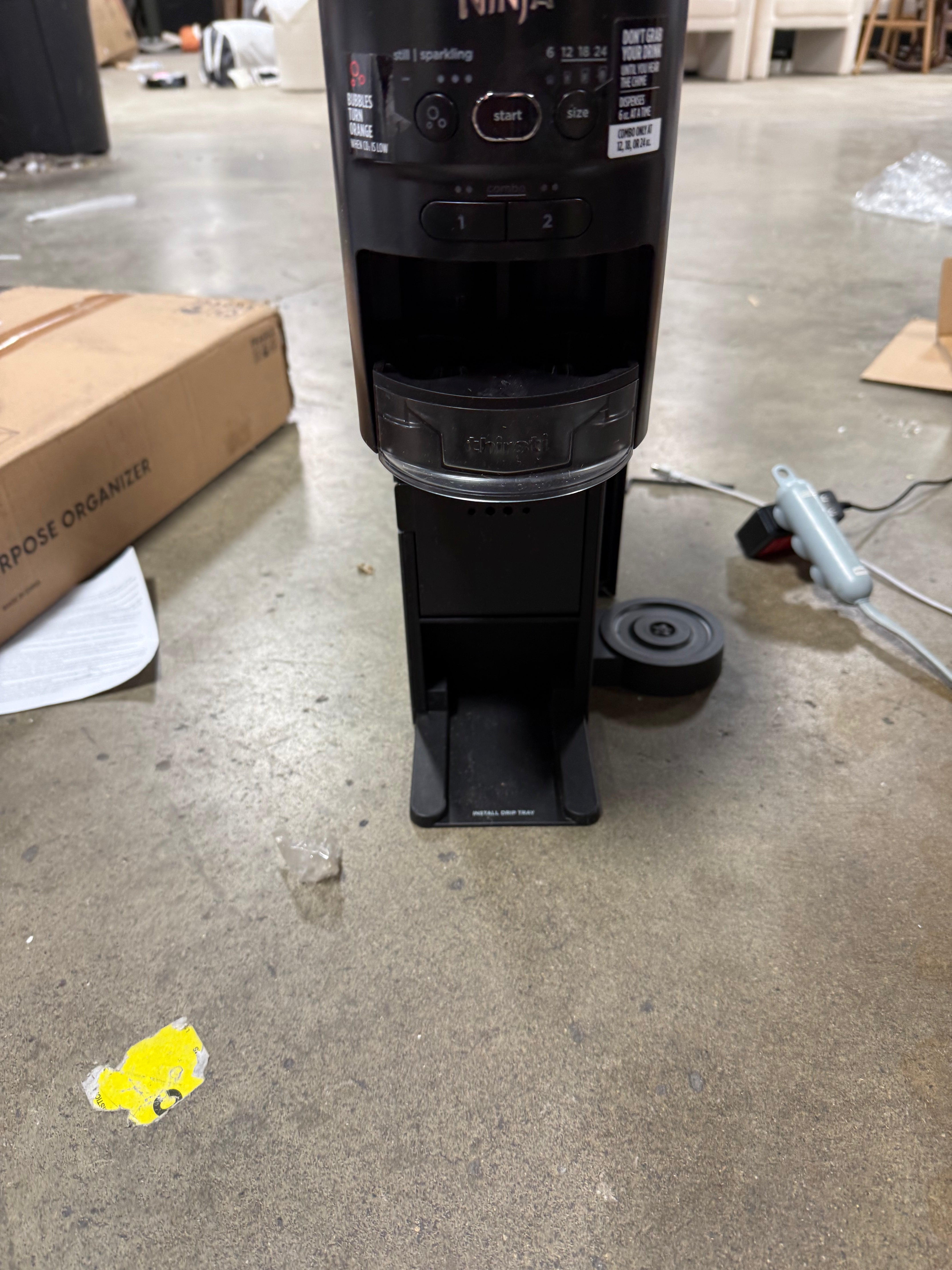 Thirsti Drink System Black: Stainless Steel & Plastic