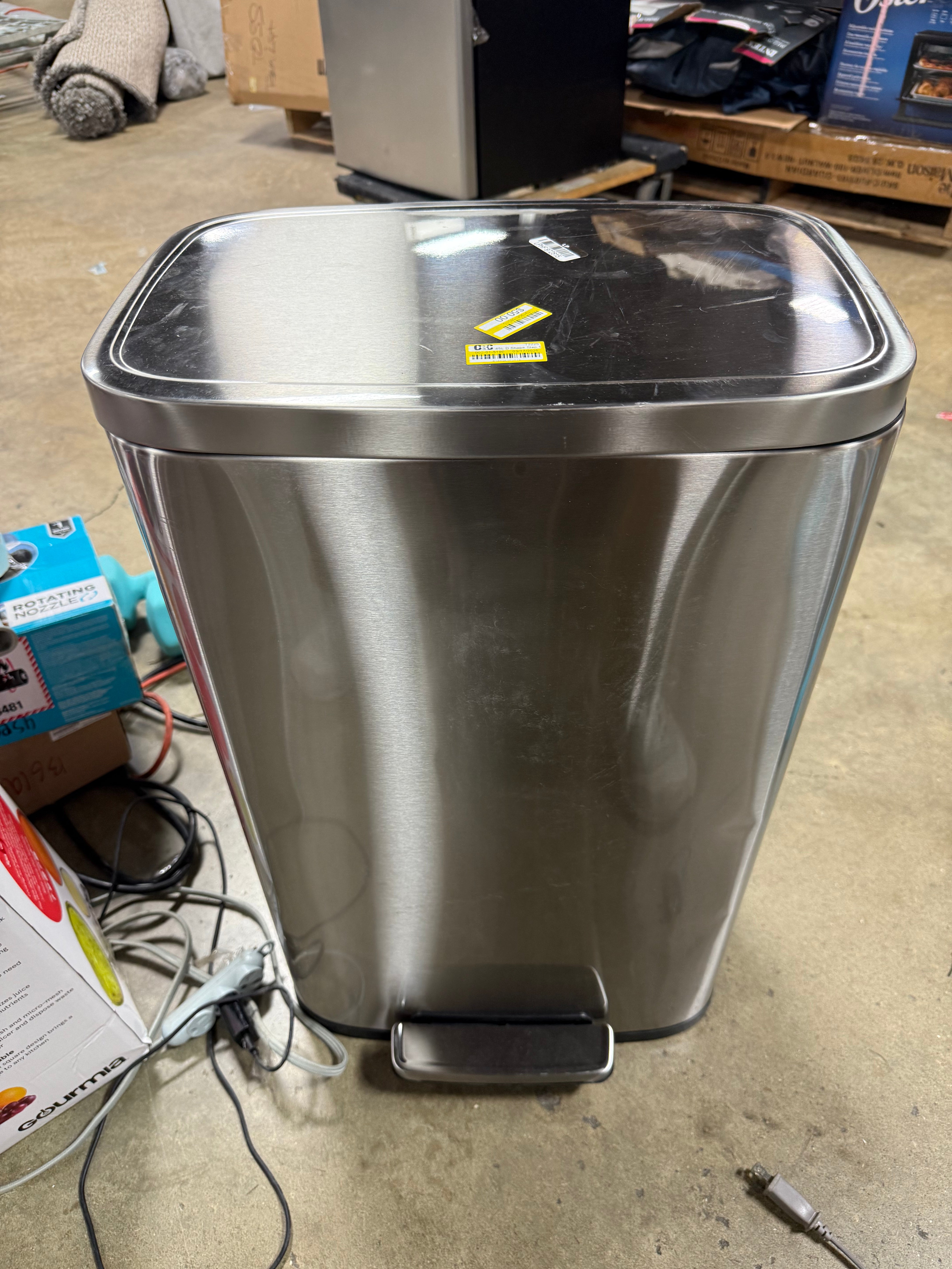 D Shape Step Trash Can - Stainless Steel, Kitchen Garbage Can, Smooth Finish, Indoor Use
