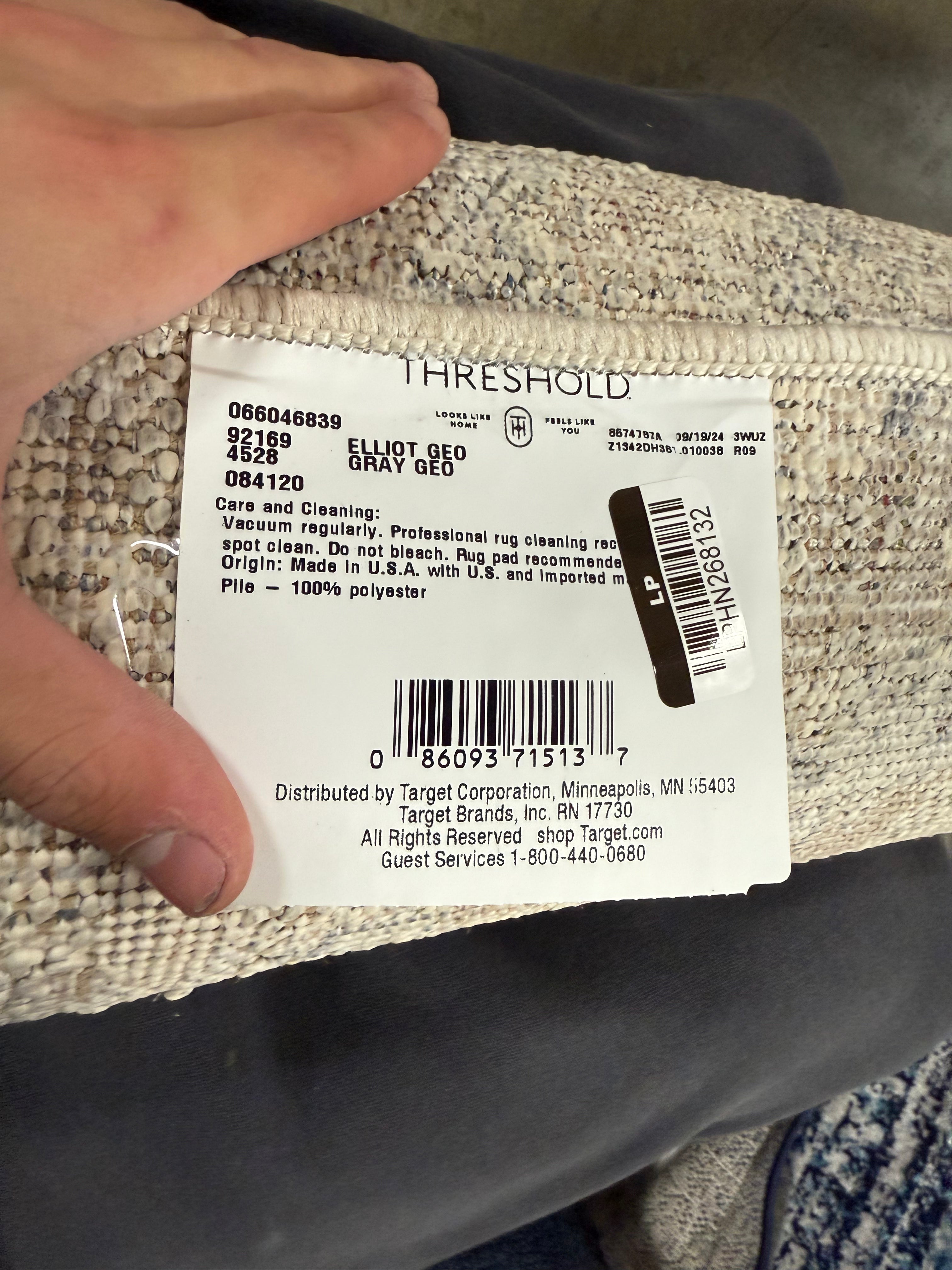 Eliot Geo Area Rug 7'x10'