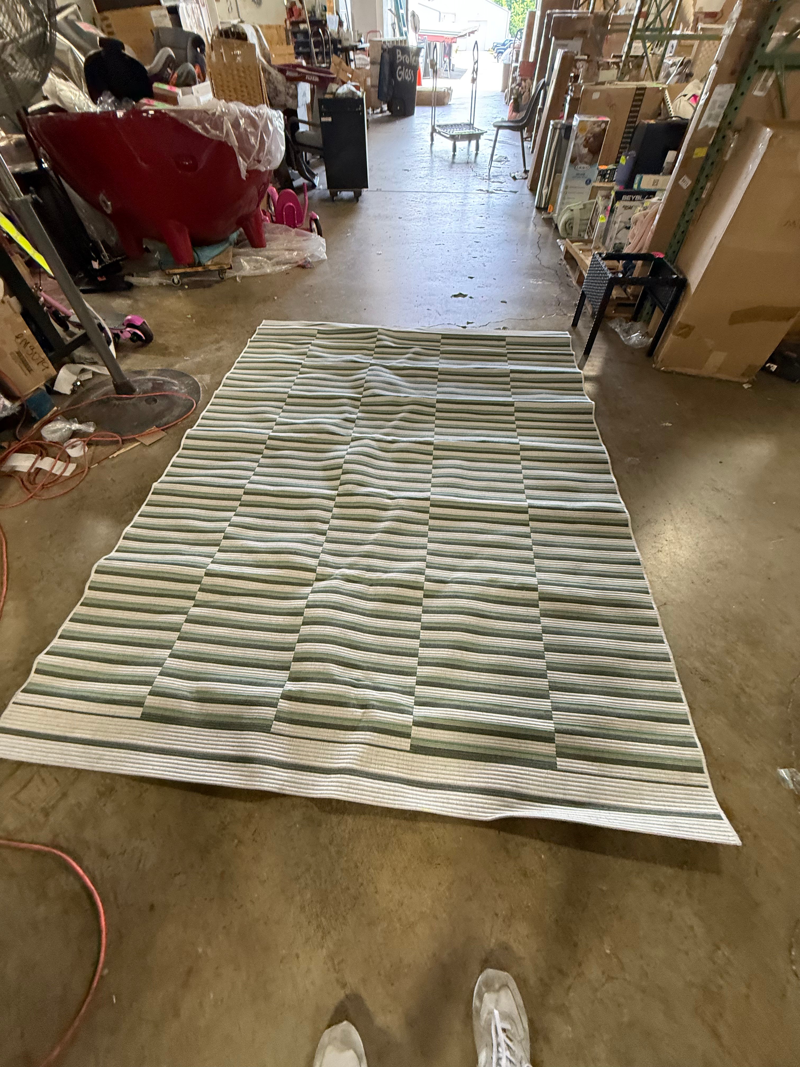 Linear Geo Outdoor Area Rug 6'6"x9"