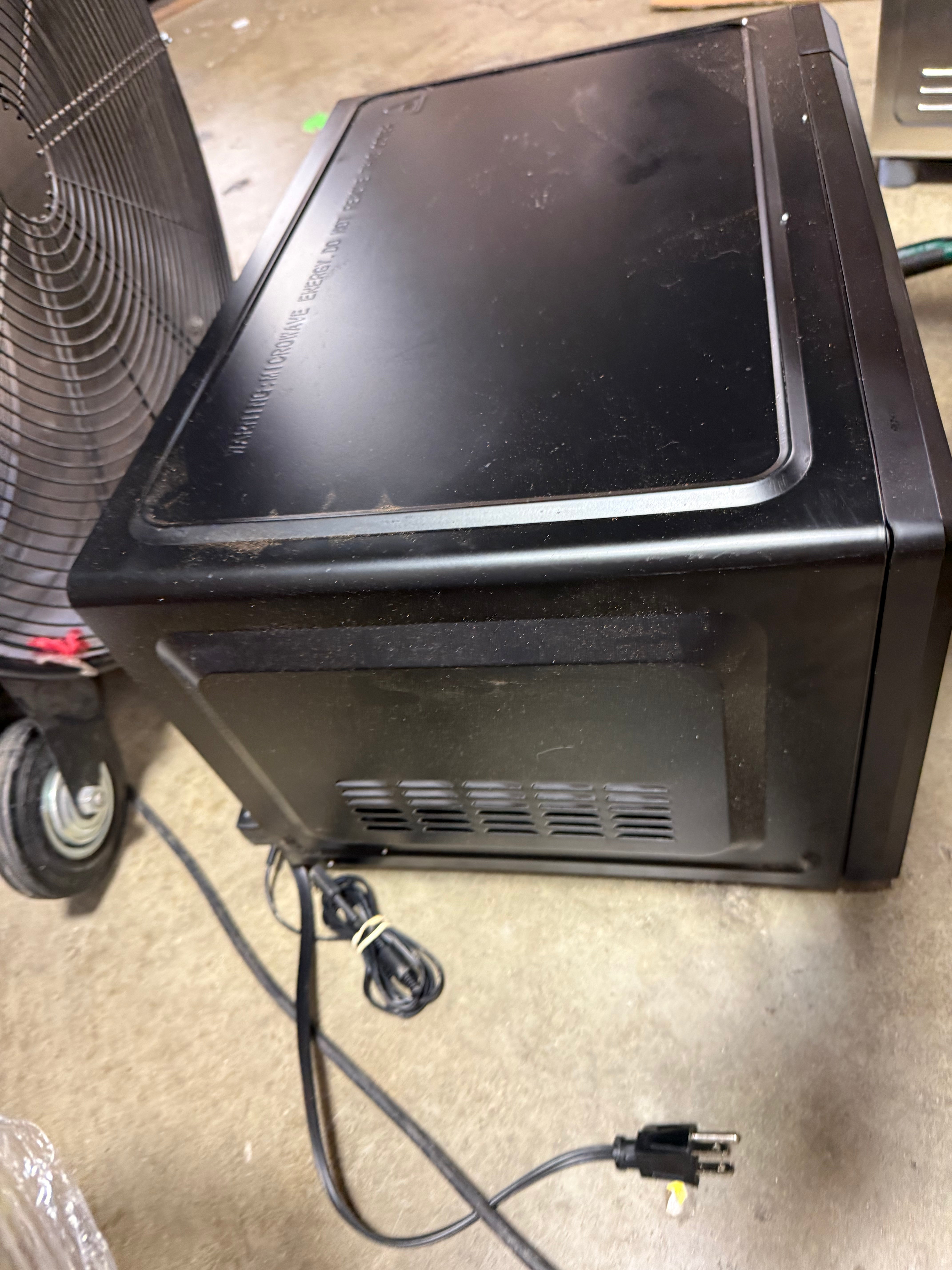 Microwave - Black: Countertop Oven, Child Lock, 6 Programs
