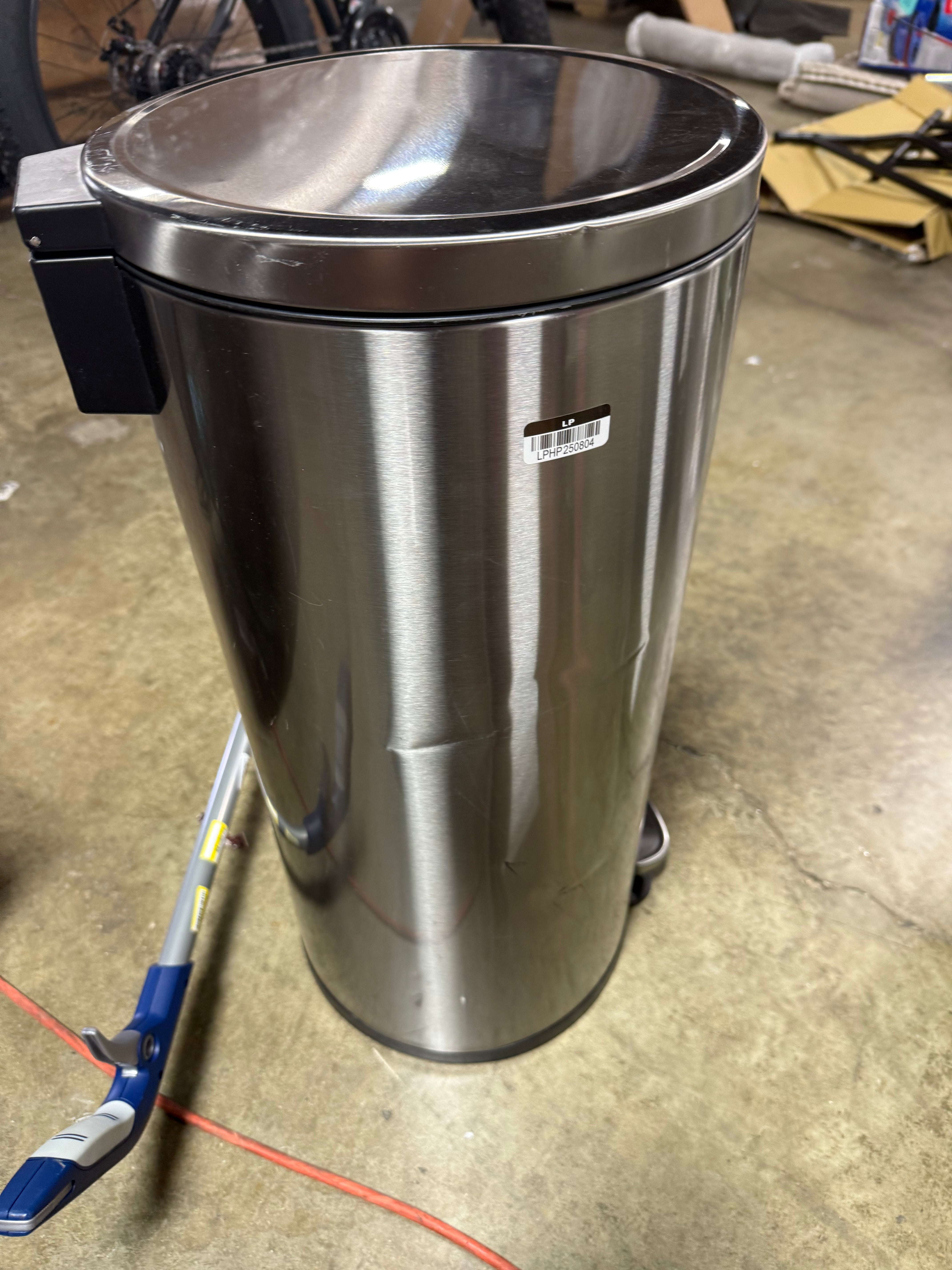 Round Step Trash Can